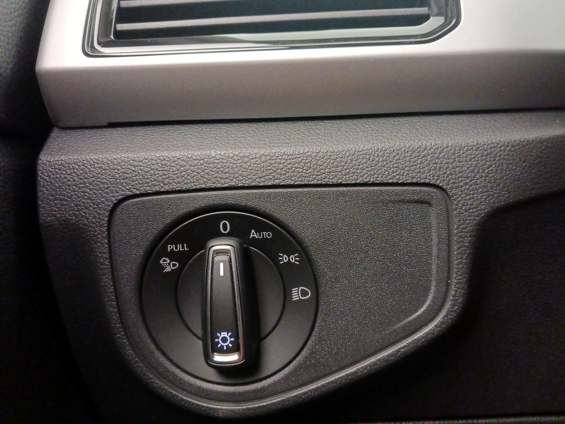 Thumbnail: 2021 Volkswagen Atlas - 13