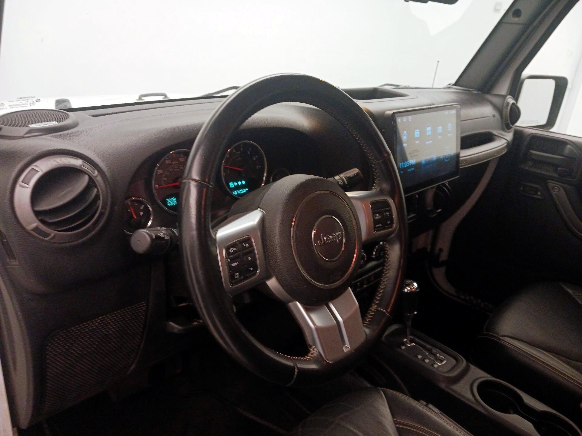 Thumbnail: 2016 Jeep Wrangler - 9
