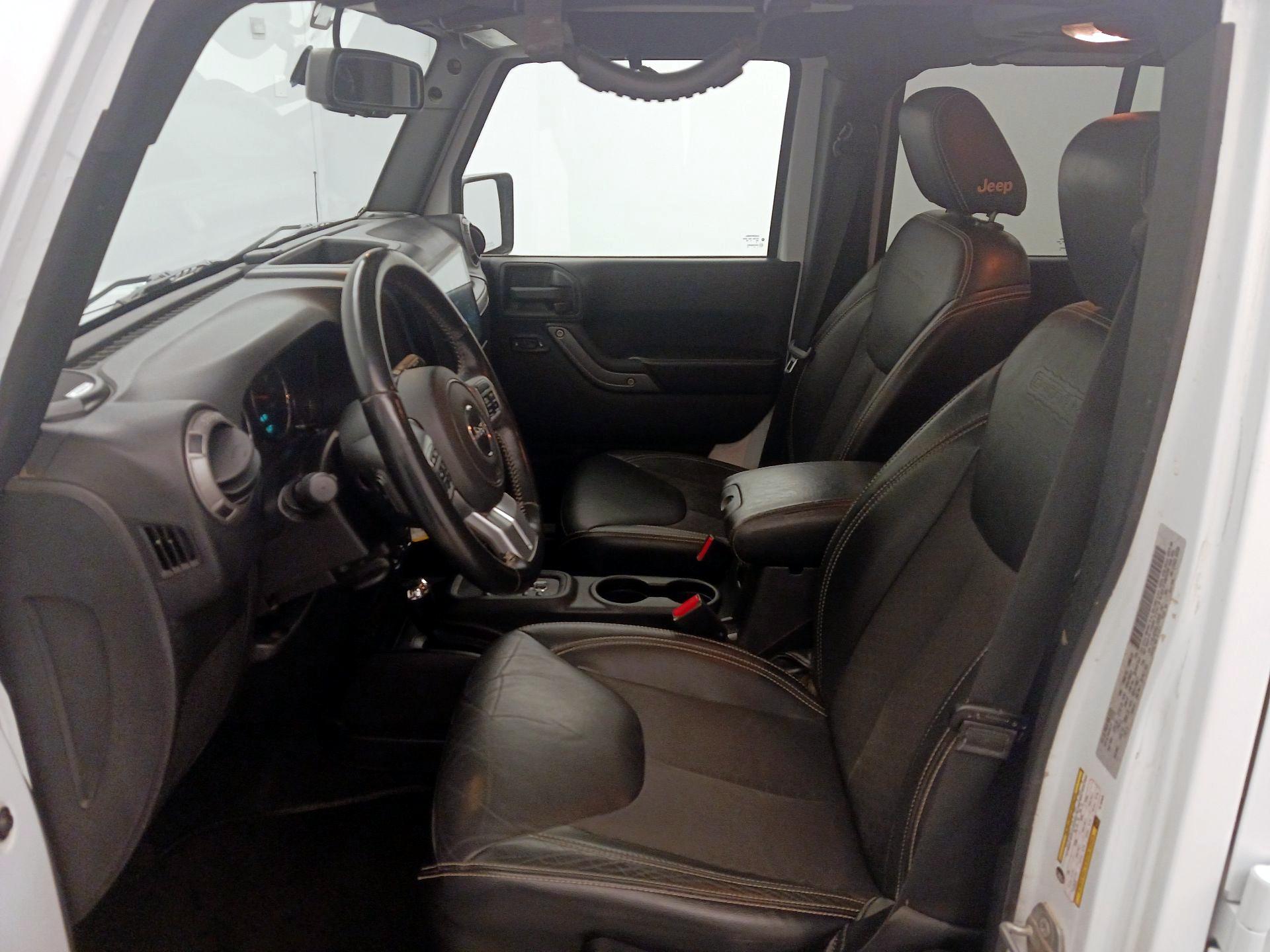 Thumbnail: 2016 Jeep Wrangler - 11