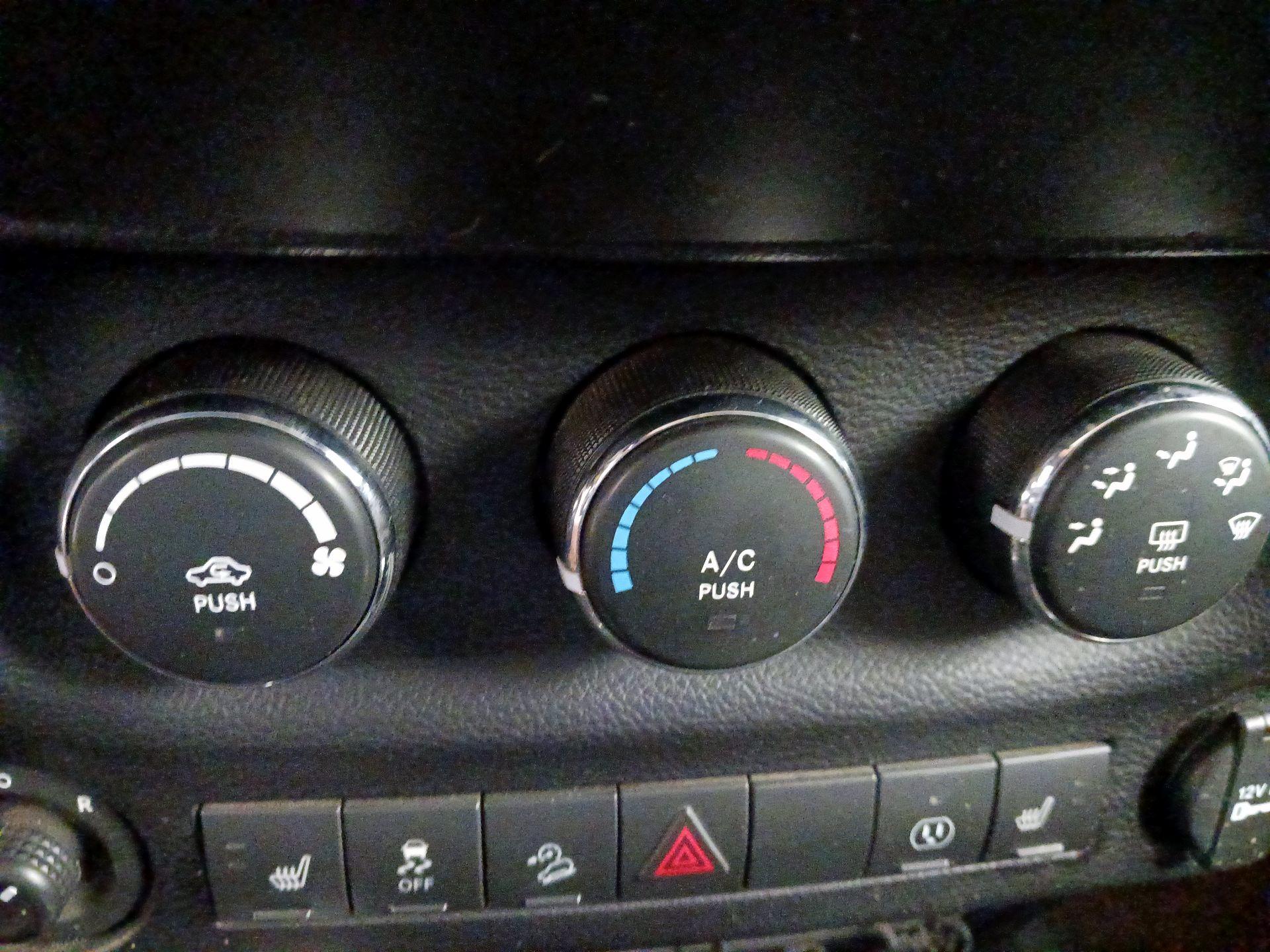 Thumbnail: 2016 Jeep Wrangler - 14