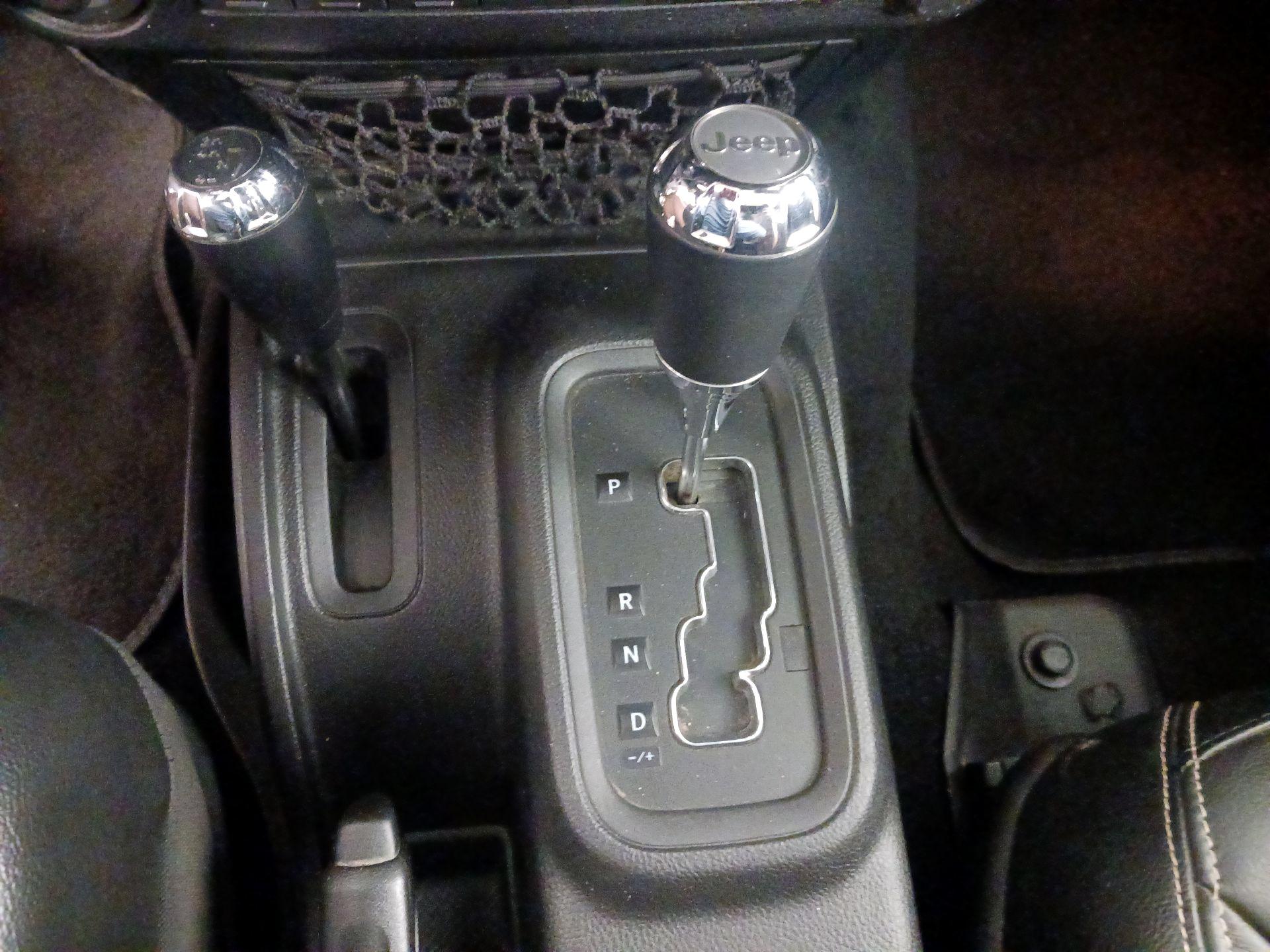 Thumbnail: 2016 Jeep Wrangler - 15