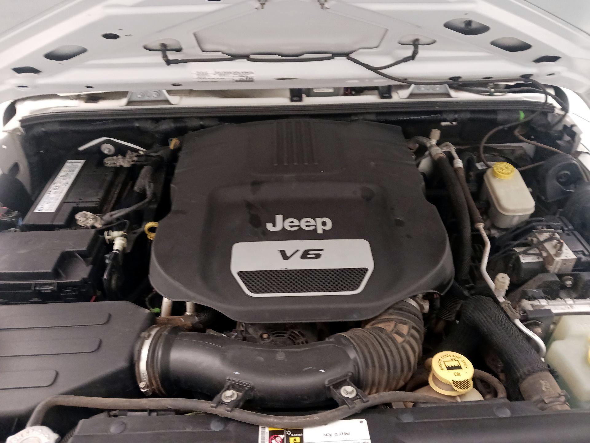 Thumbnail: 2016 Jeep Wrangler - 18