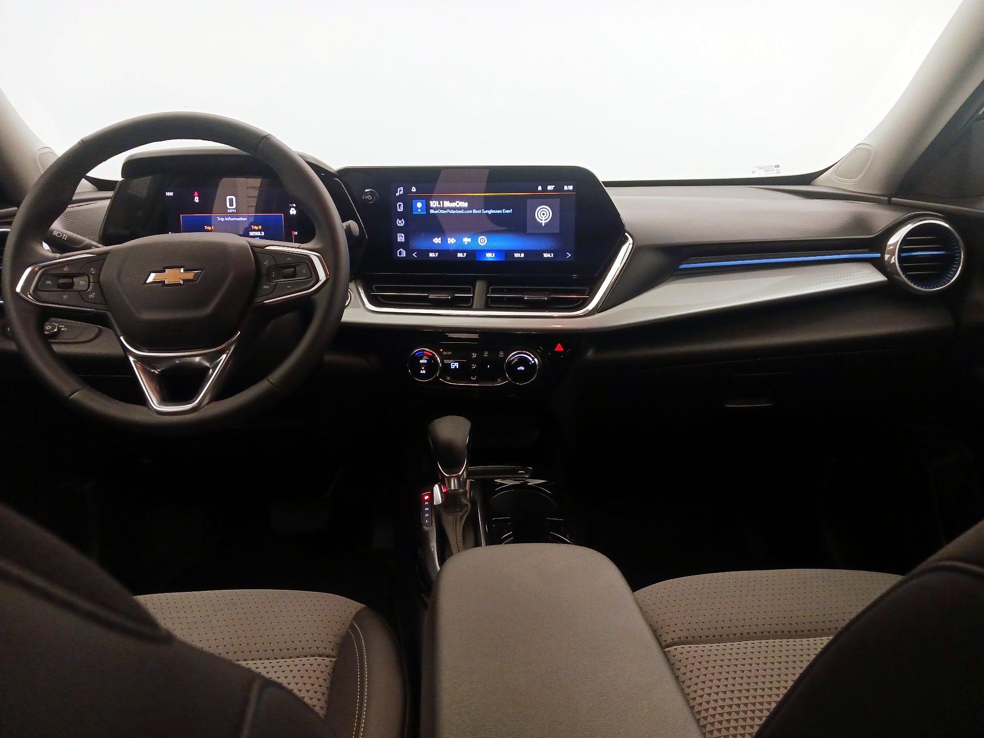 Thumbnail: 2024 Chevrolet Trax - 9