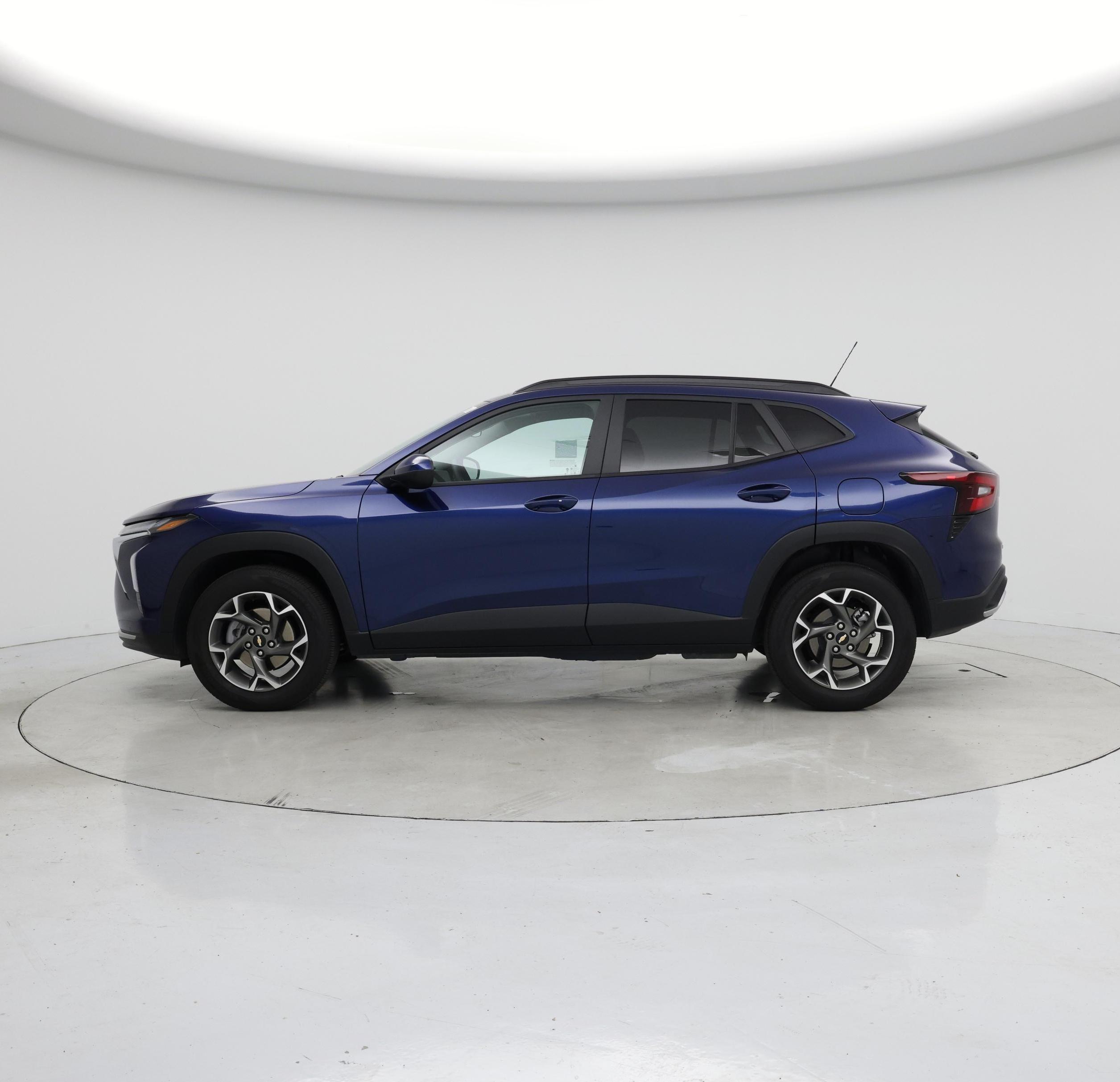 Thumbnail: 2024 Chevrolet Trax - 3