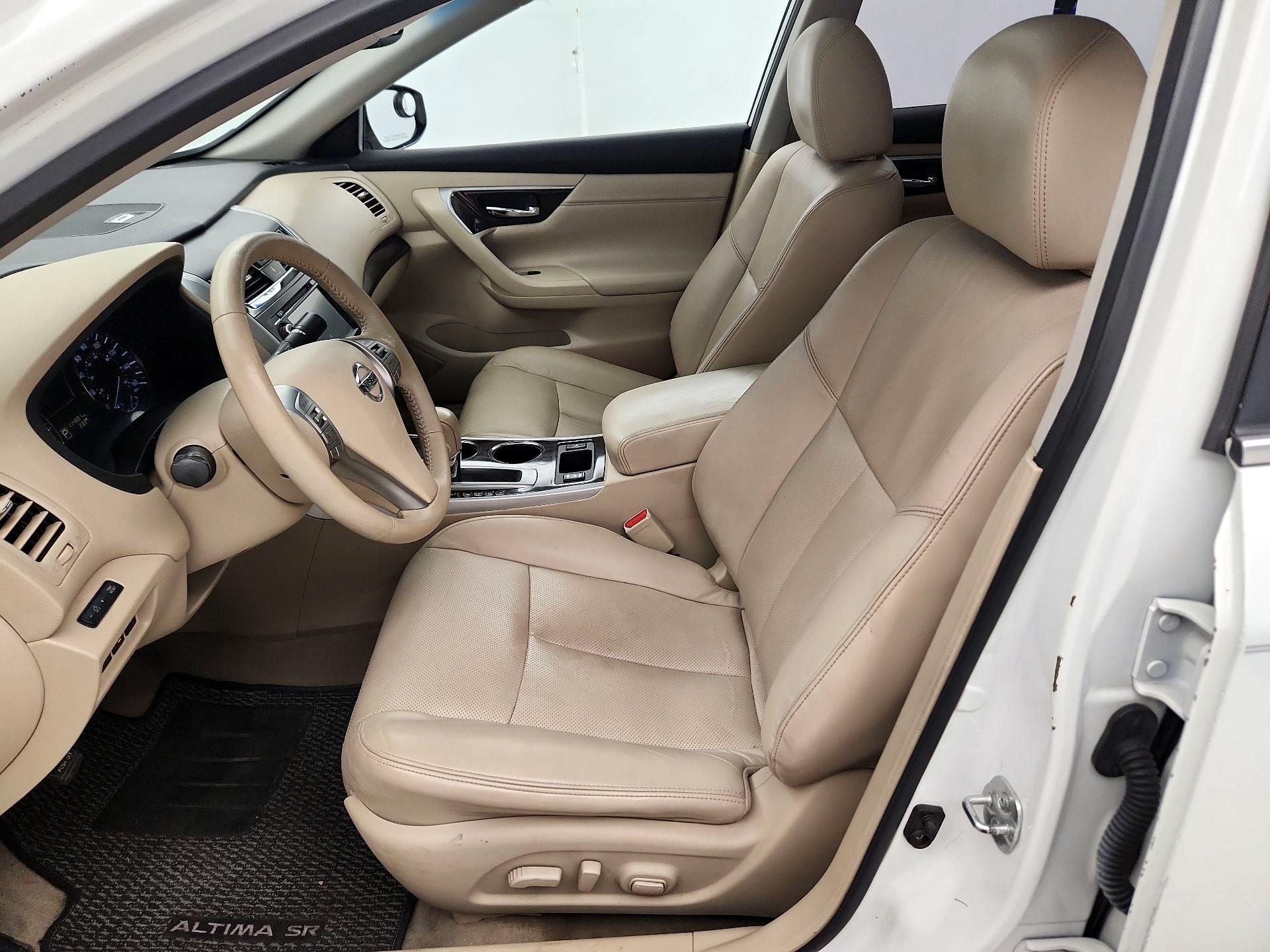 Thumbnail: 2014 Nissan Altima - 11