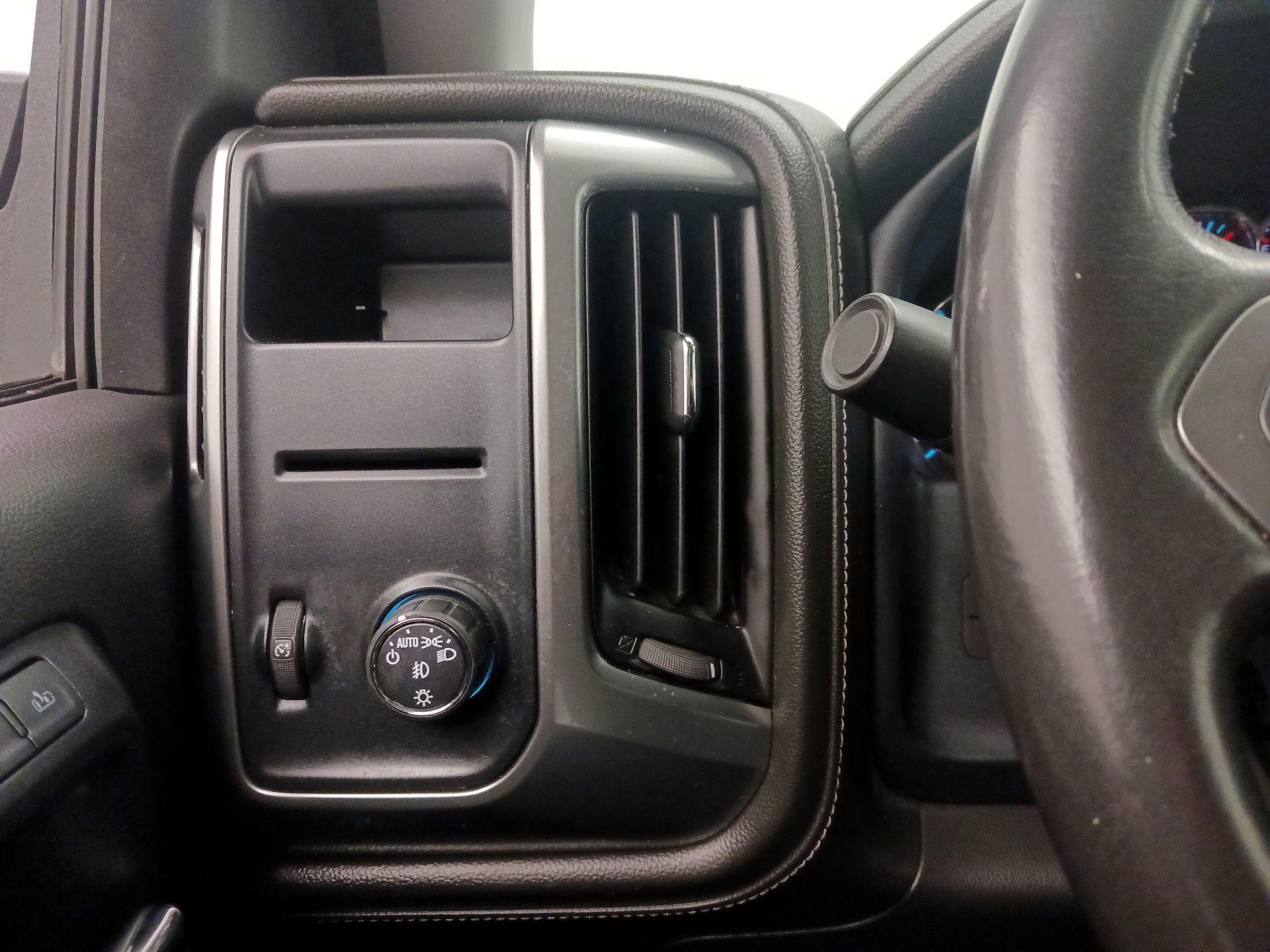 Thumbnail: 2016 Chevrolet Silverado 1500 - 13