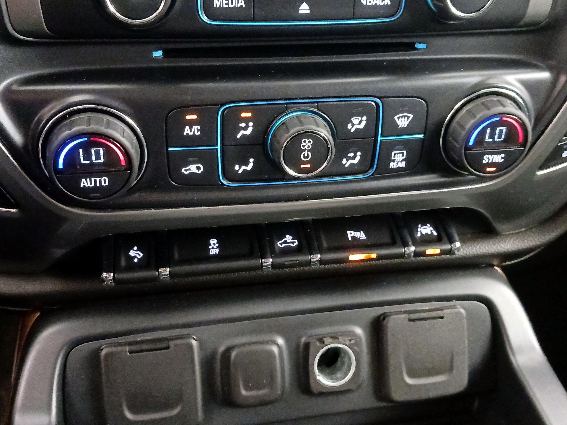 Thumbnail: 2016 Chevrolet Silverado 1500 - 16