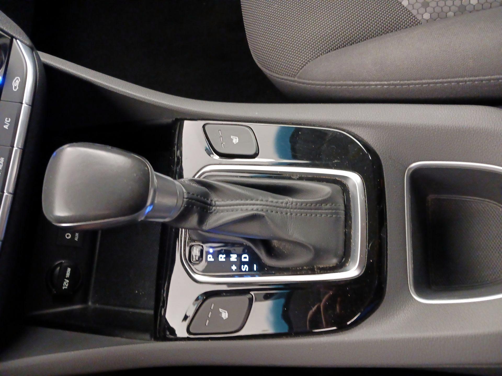 Thumbnail: 2019 Hyundai Ioniq - 17