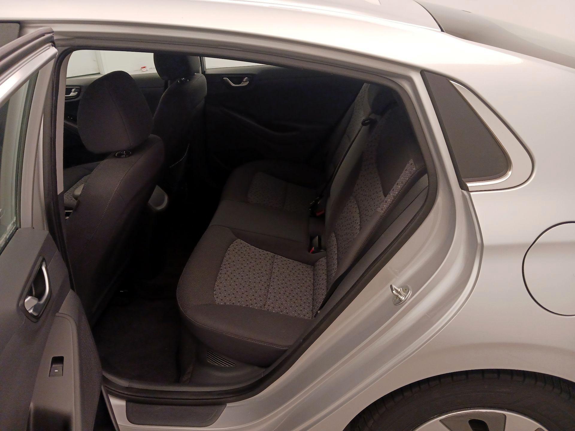 Thumbnail: 2019 Hyundai Ioniq - 19