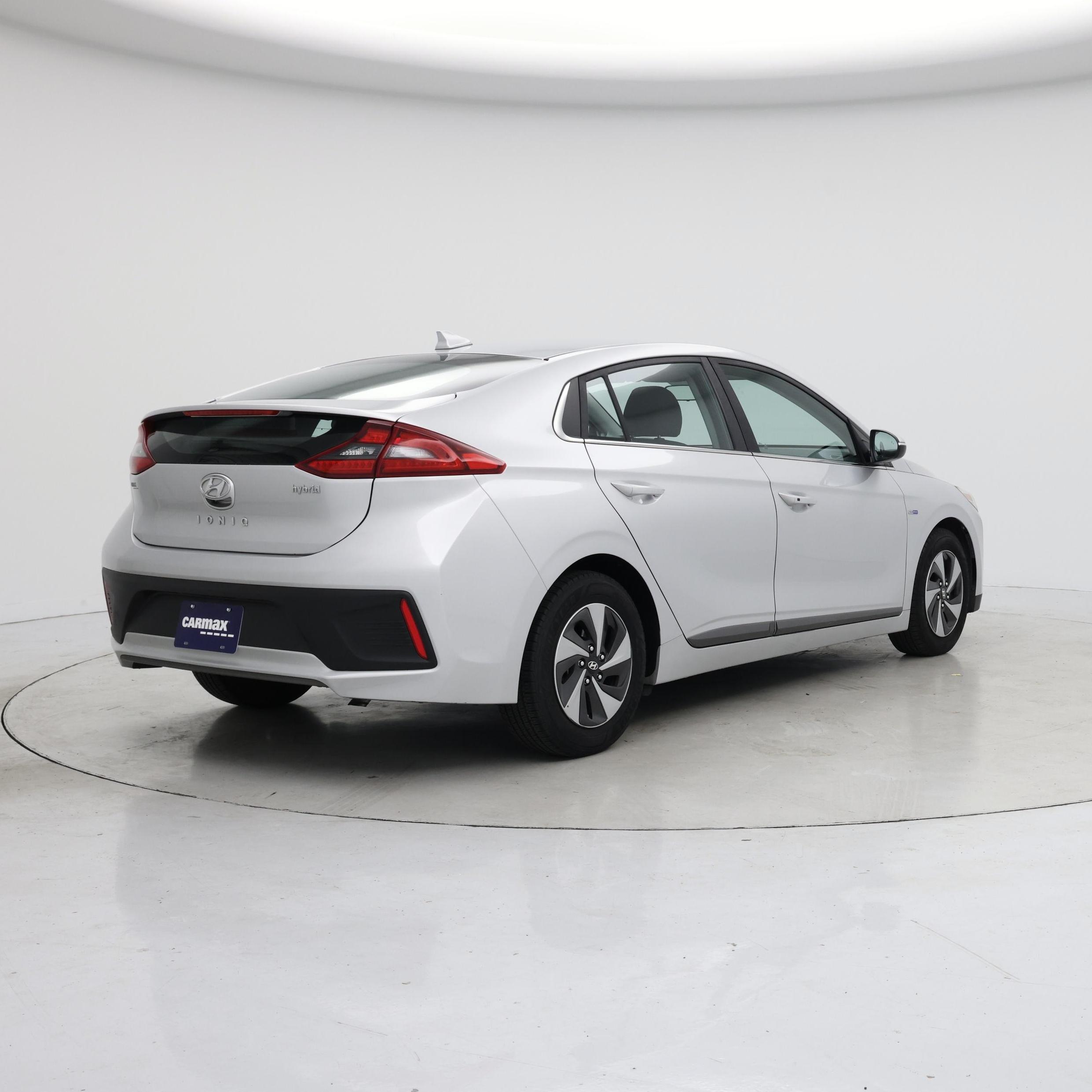 Thumbnail: 2019 Hyundai Ioniq - 8