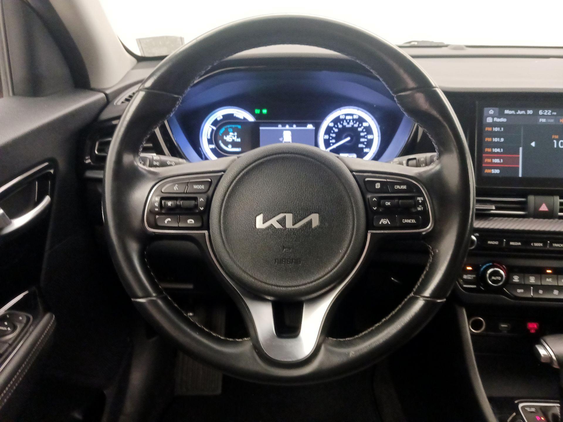 Thumbnail: 2022 Kia Niro - 10