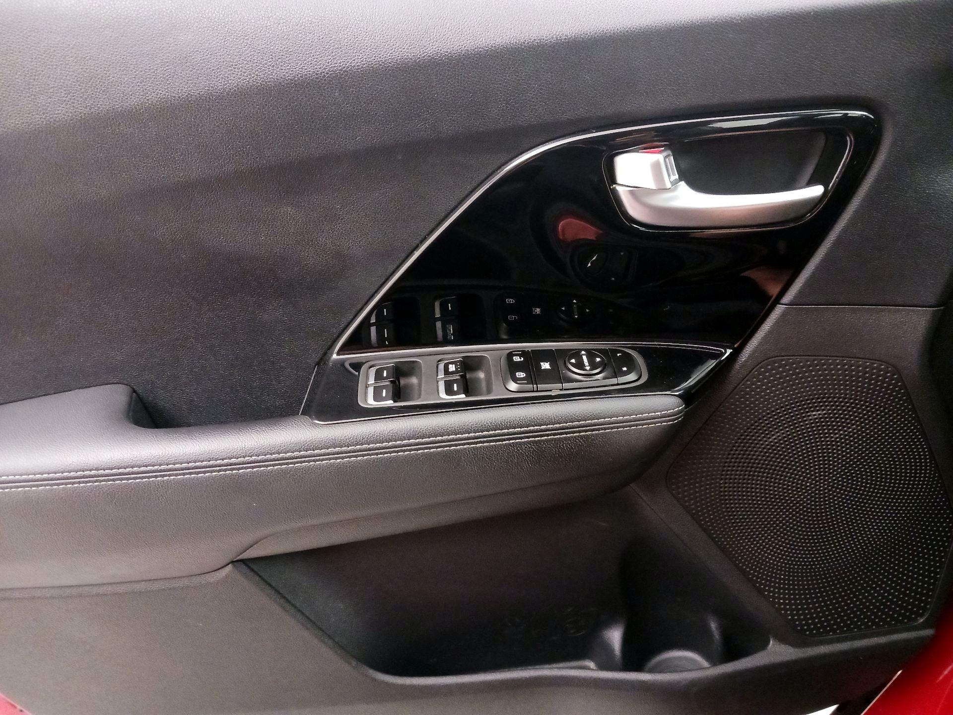 Thumbnail: 2022 Kia Niro - 12