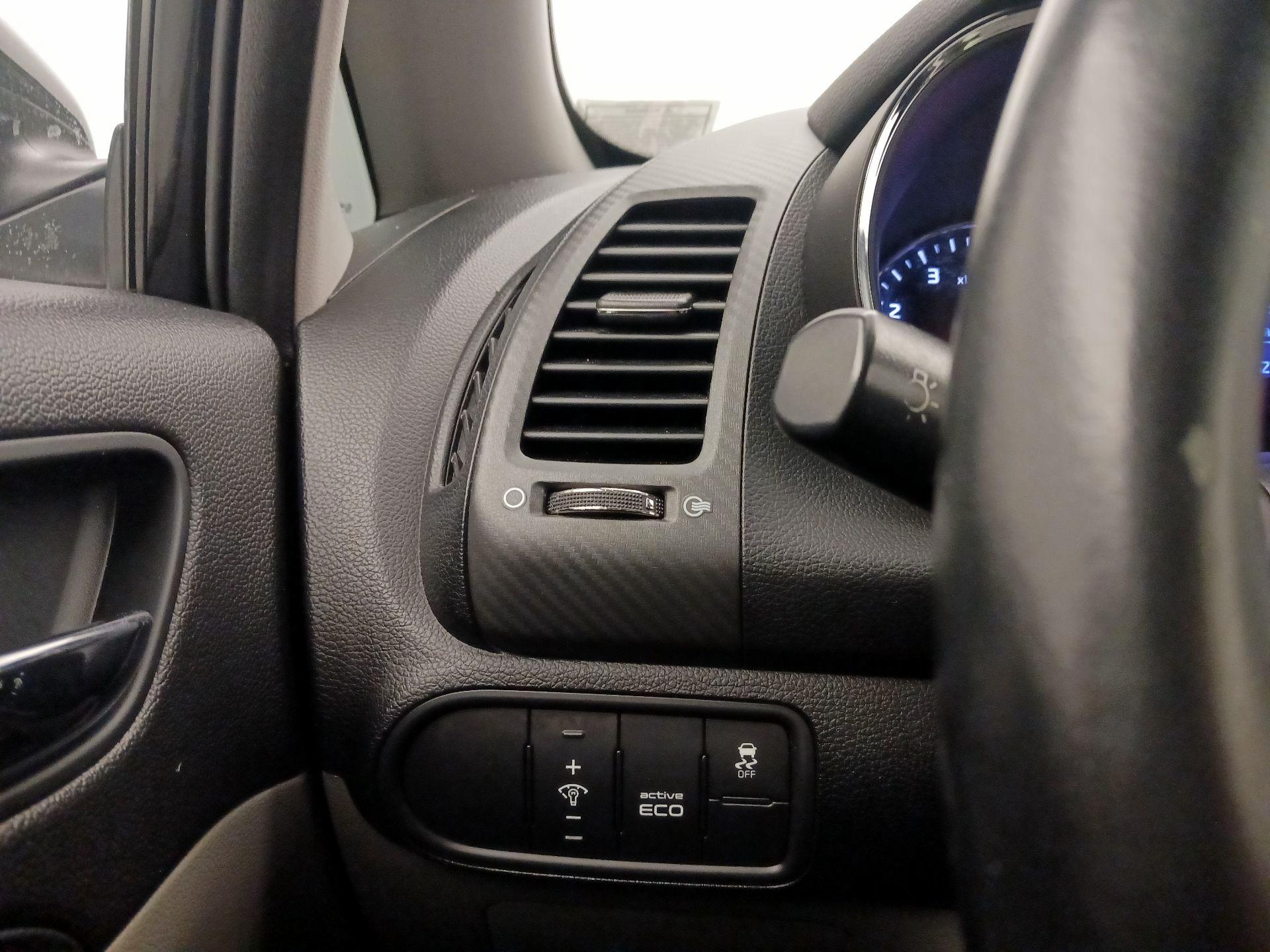 Thumbnail: 2015 Kia Forte - 13
