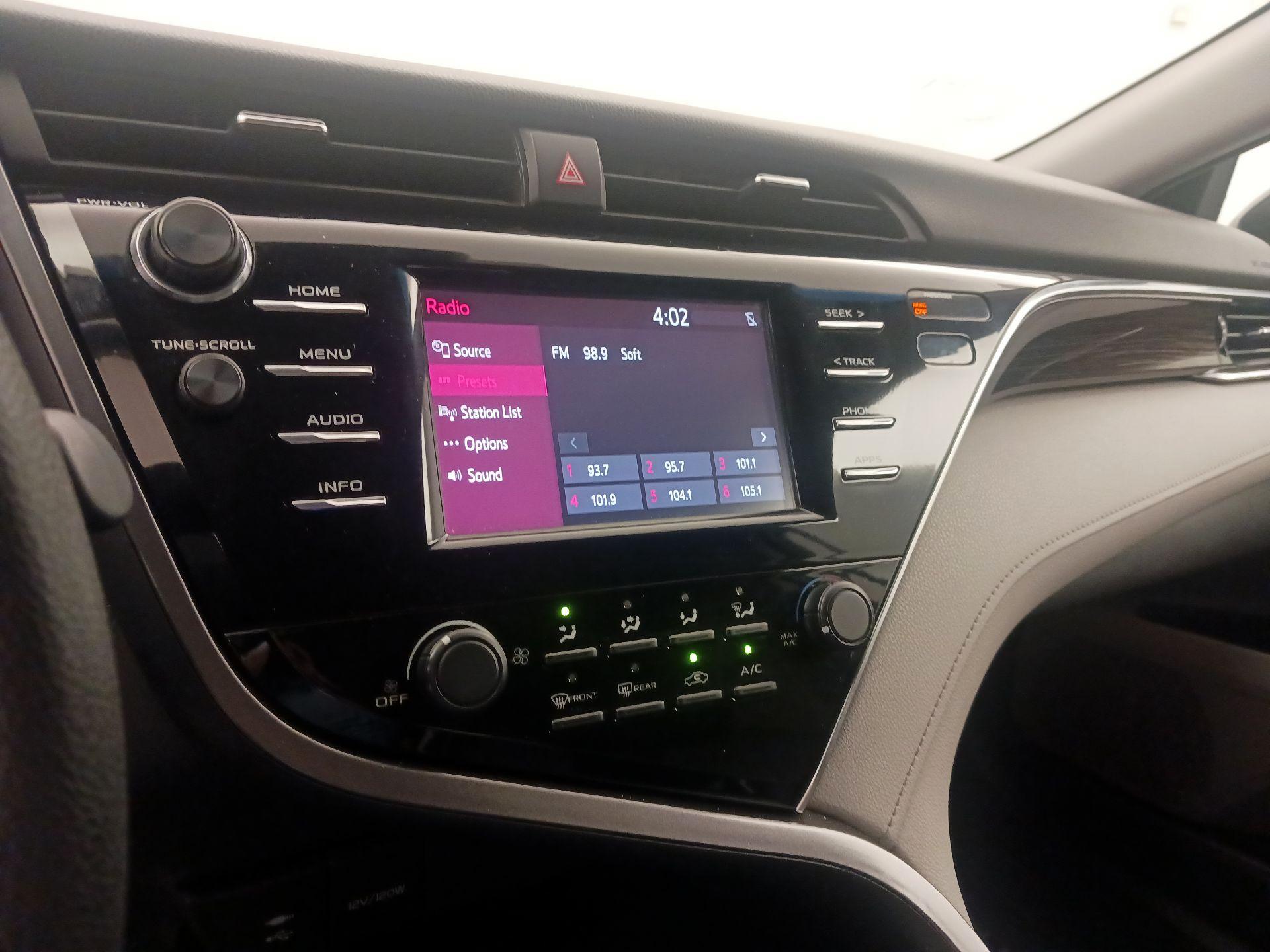 Thumbnail: 2018 Toyota Camry - 15