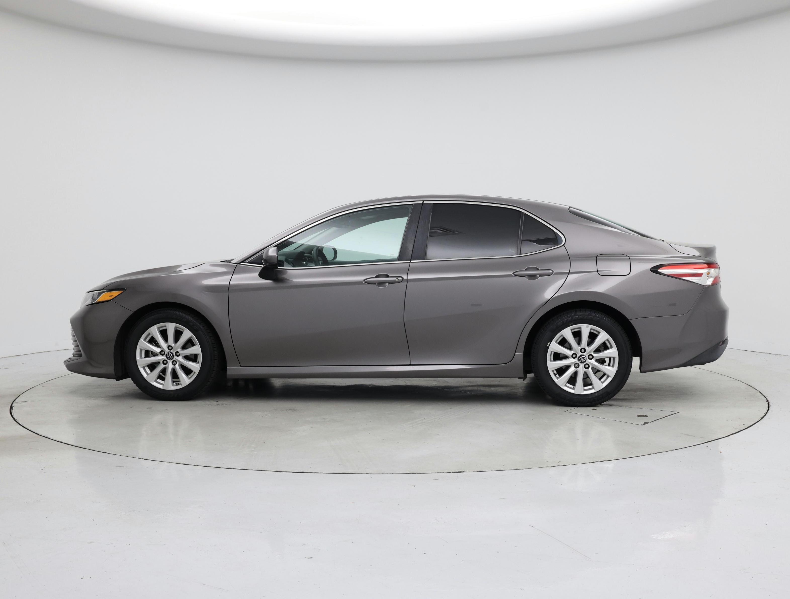 Thumbnail: 2018 Toyota Camry - 3