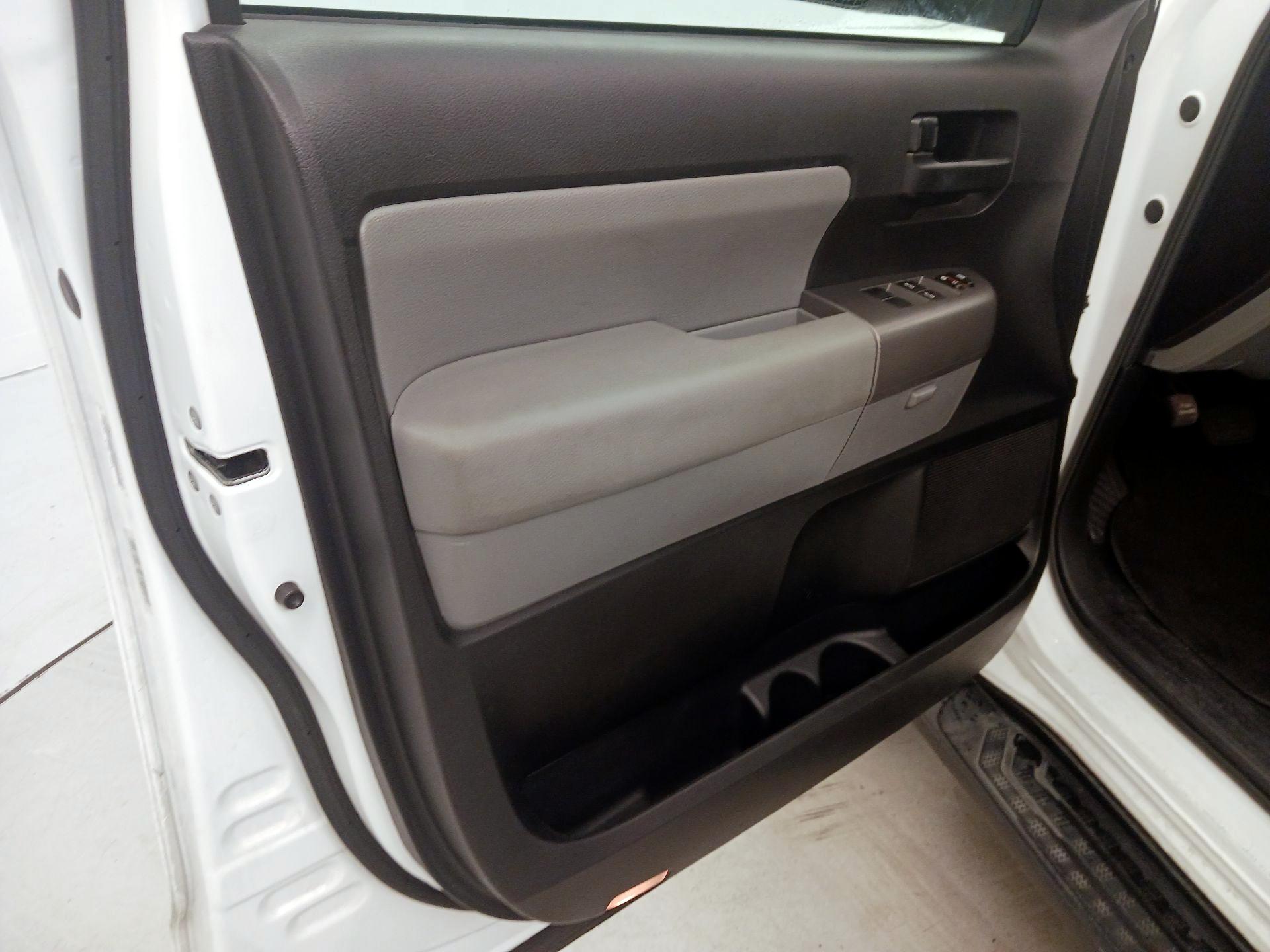 Thumbnail: 2016 Toyota Sequoia - 12