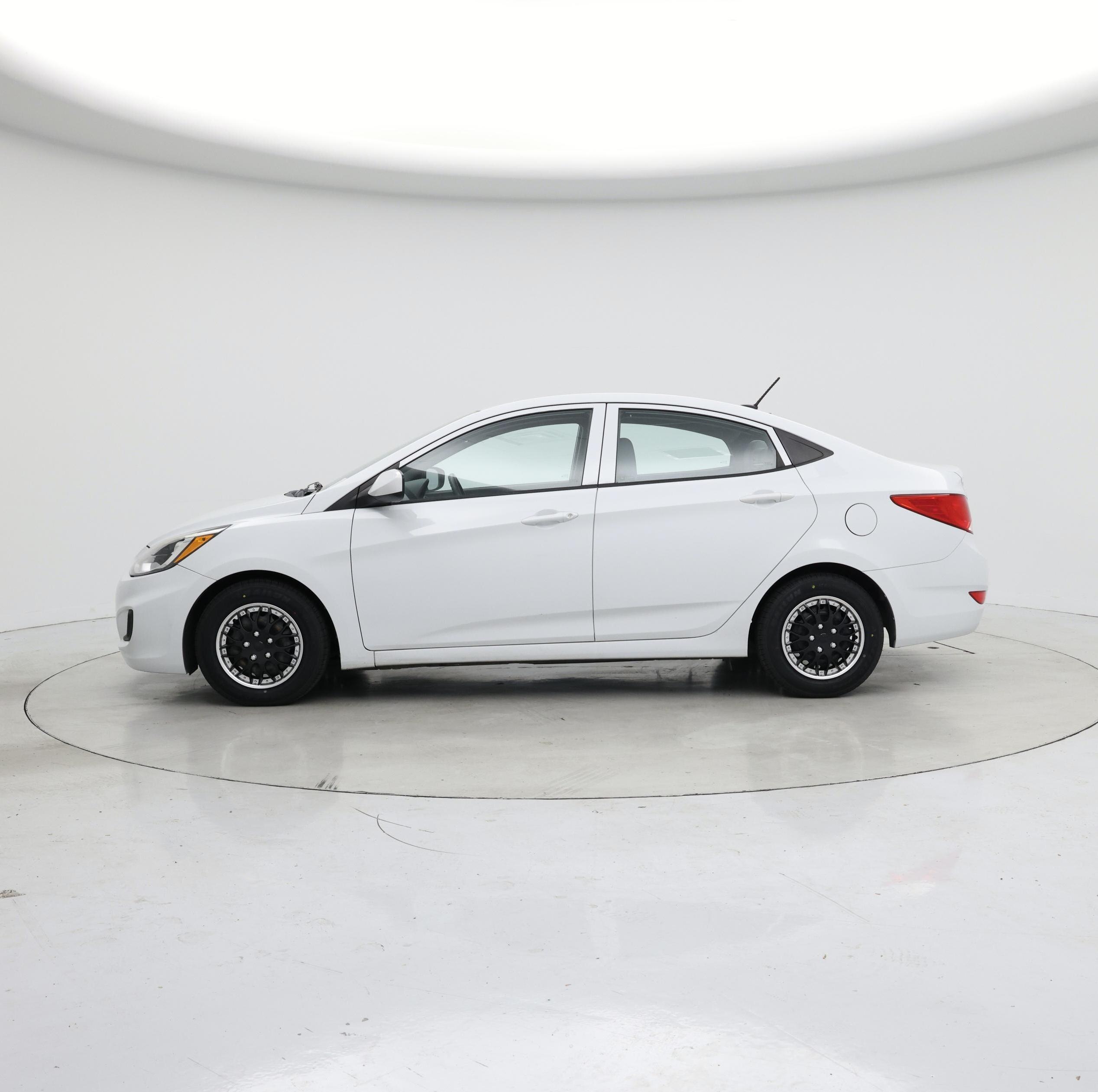 Thumbnail: 2017 Hyundai Accent - 3