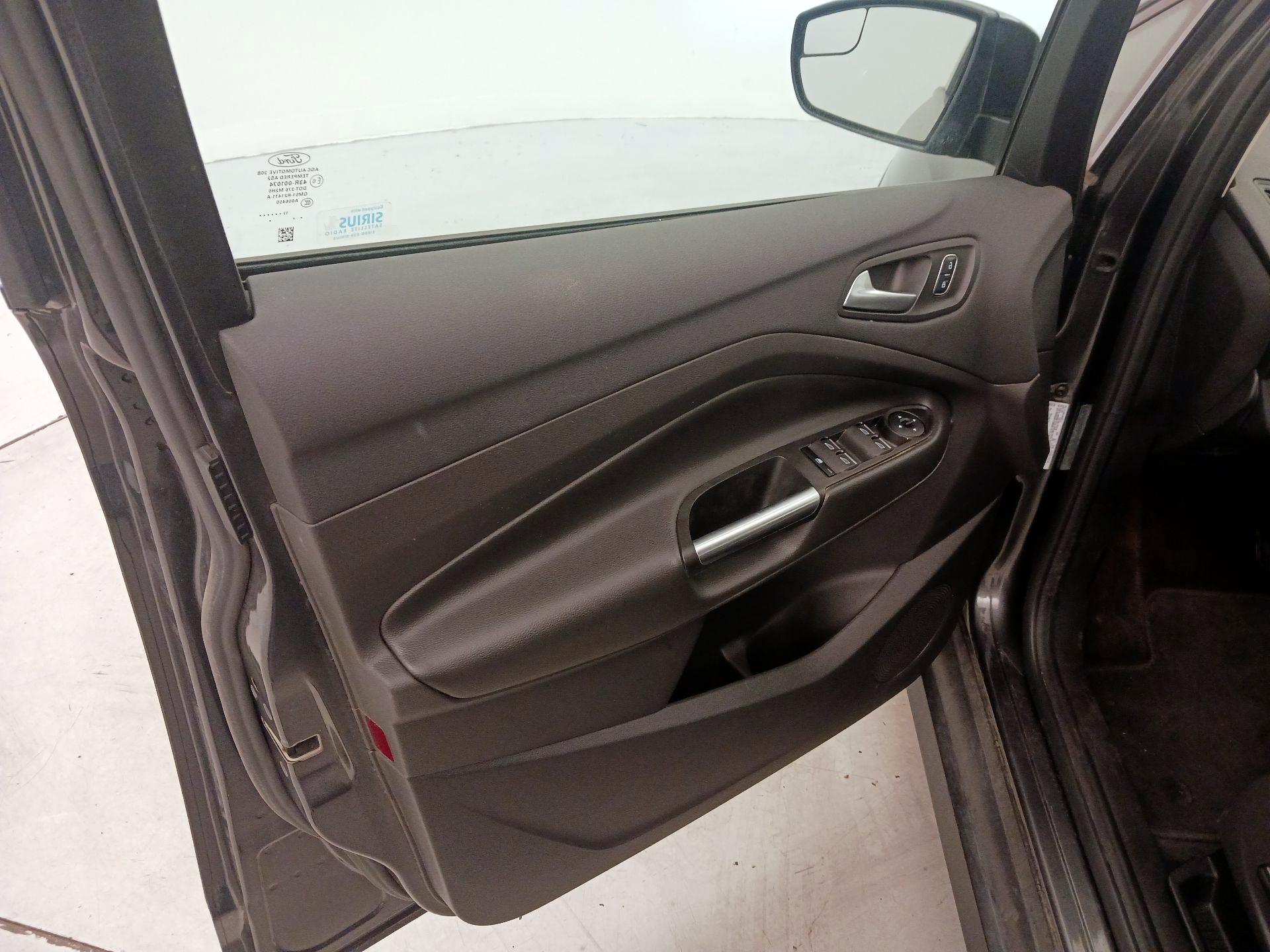 Thumbnail: 2017 Ford C-Max - 12