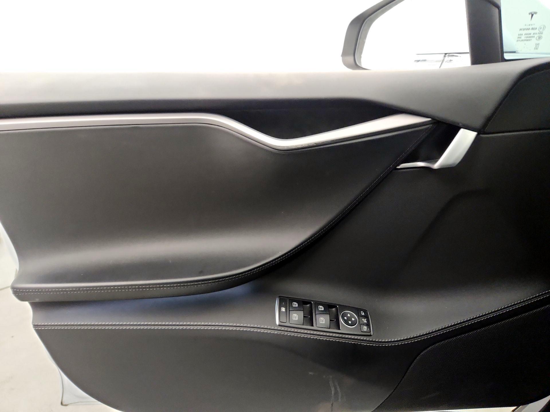 Thumbnail: 2020 Tesla Model S - 12