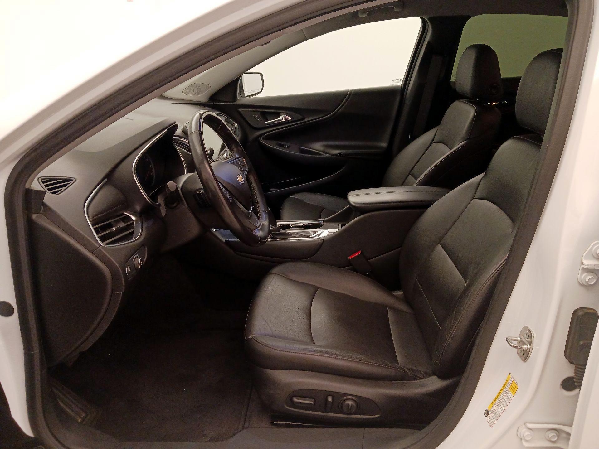 Thumbnail: 2019 Chevrolet Malibu - 11