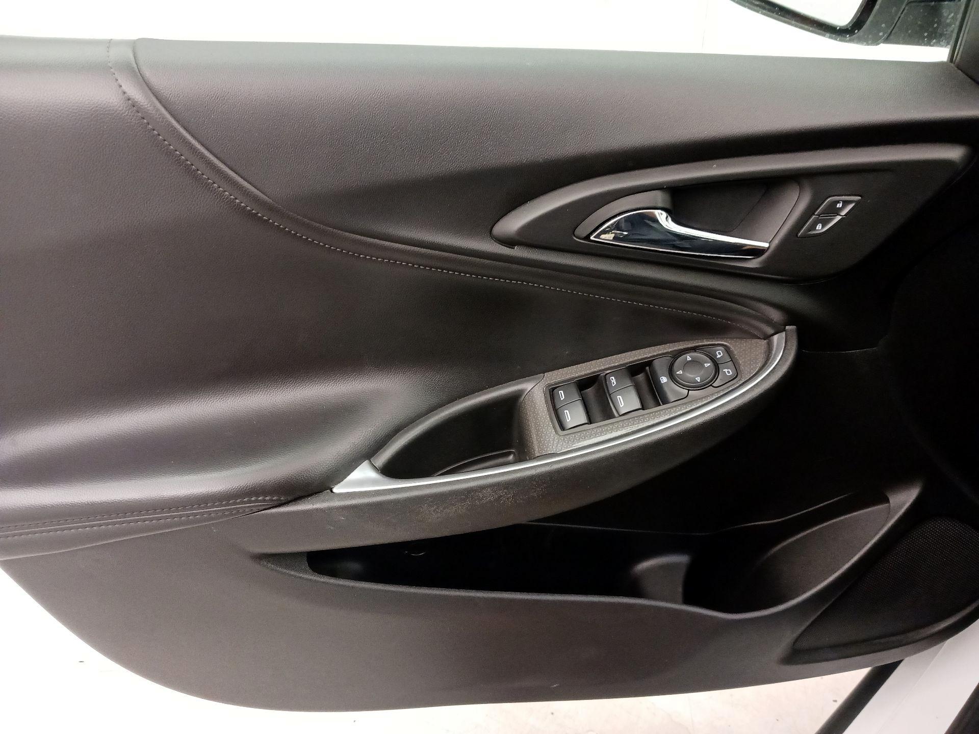 Thumbnail: 2019 Chevrolet Malibu - 12