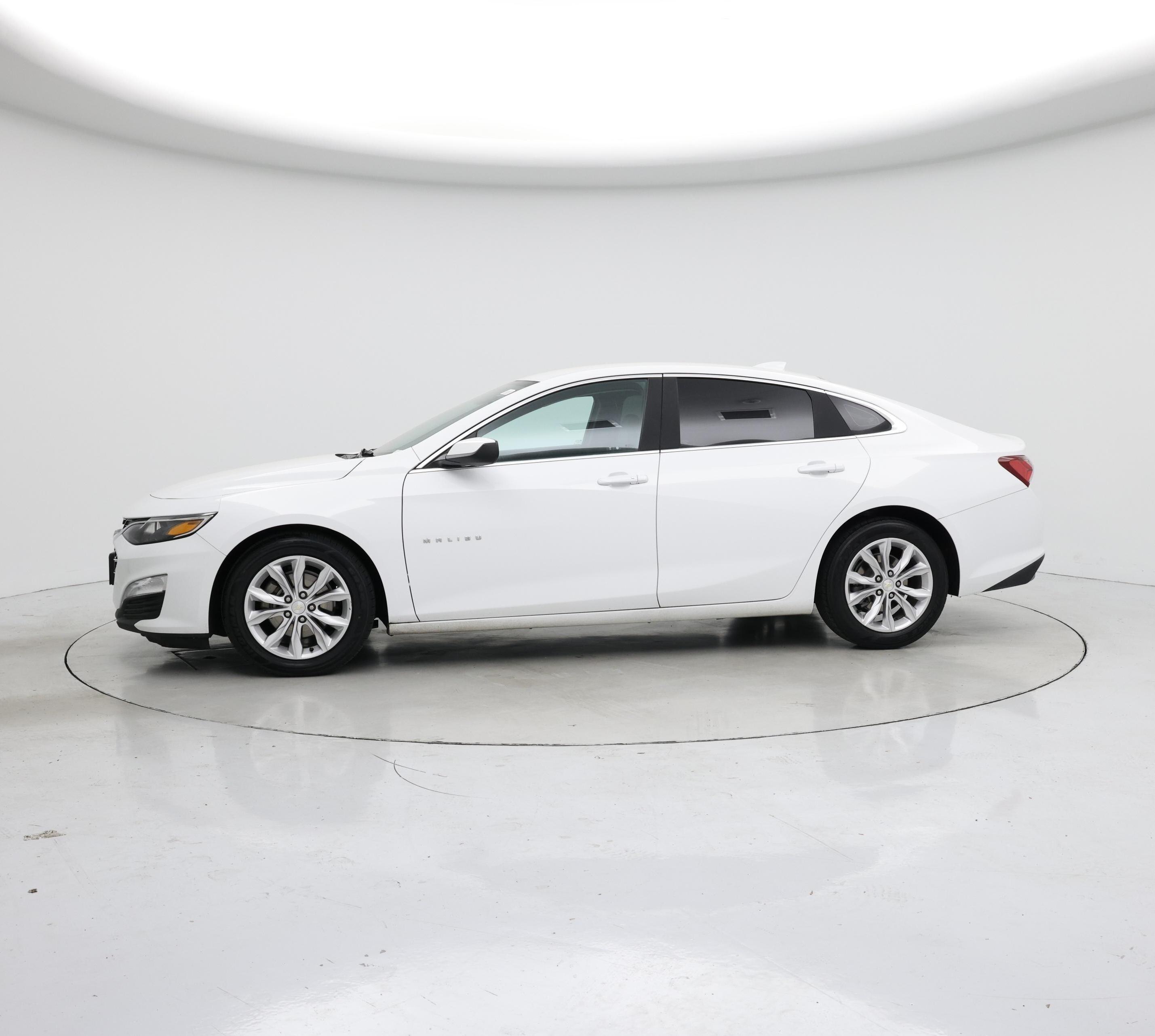 Thumbnail: 2019 Chevrolet Malibu - 4