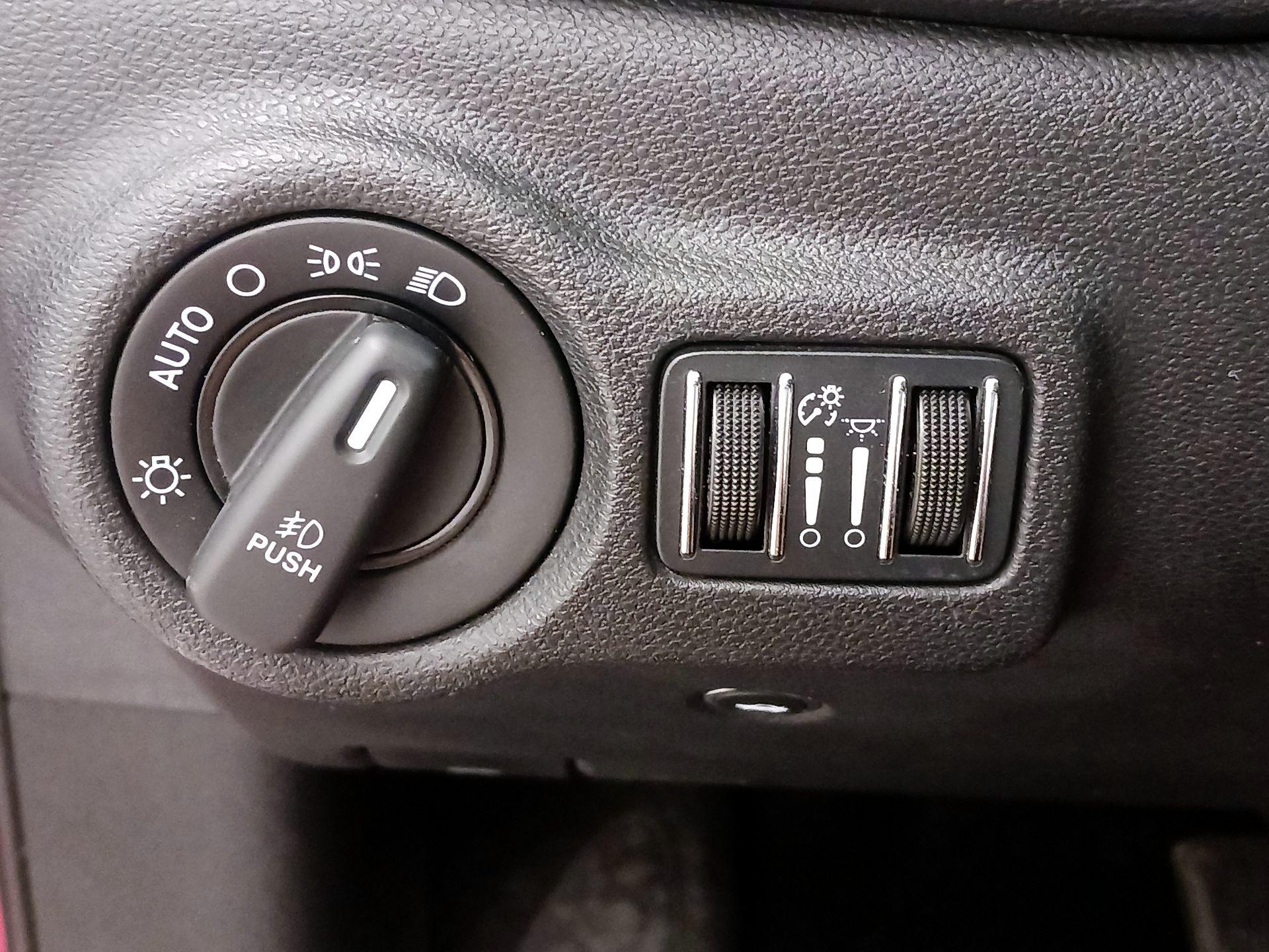 Thumbnail: 2015 Dodge Dart - 13