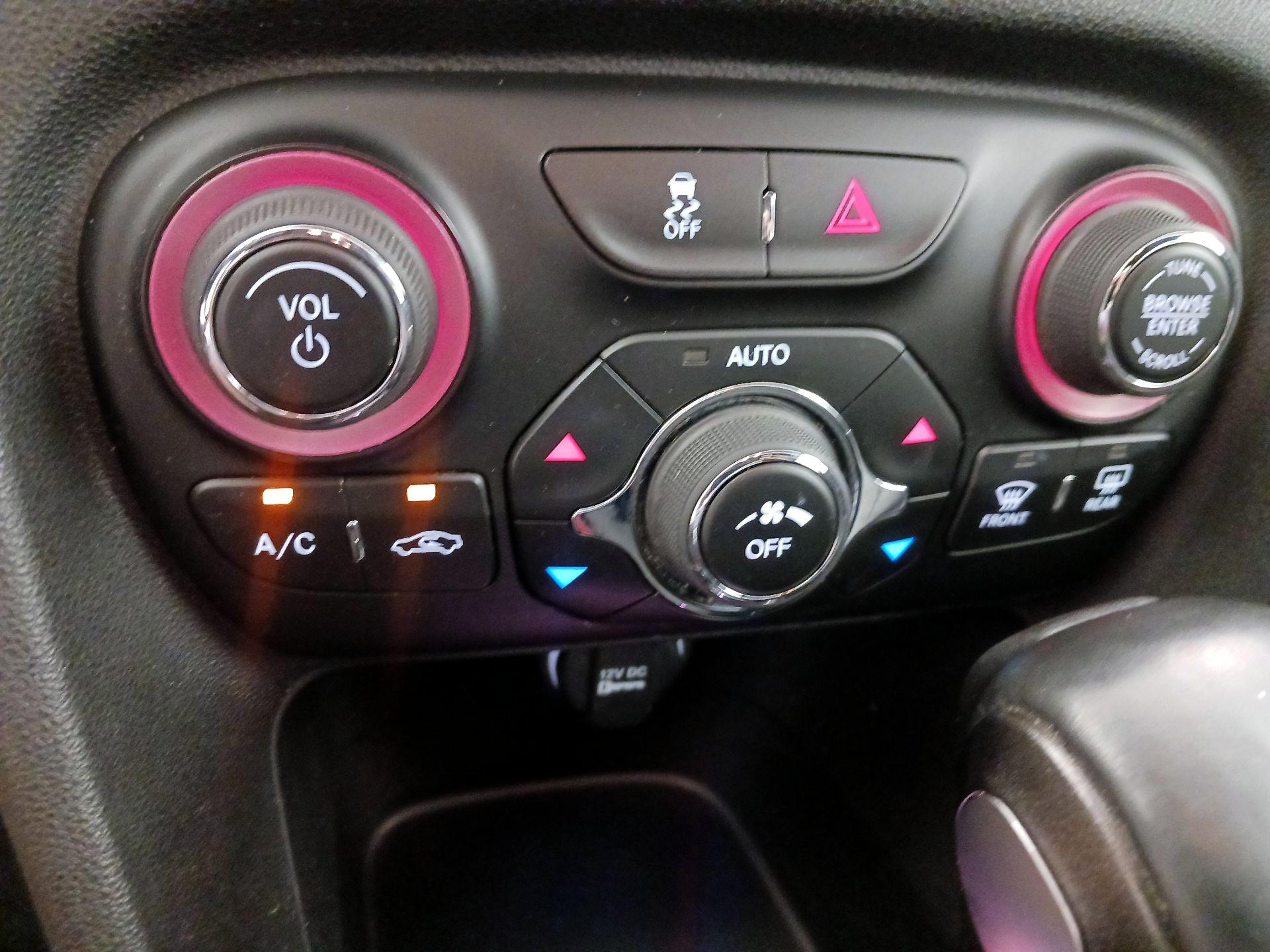 Thumbnail: 2015 Dodge Dart - 16