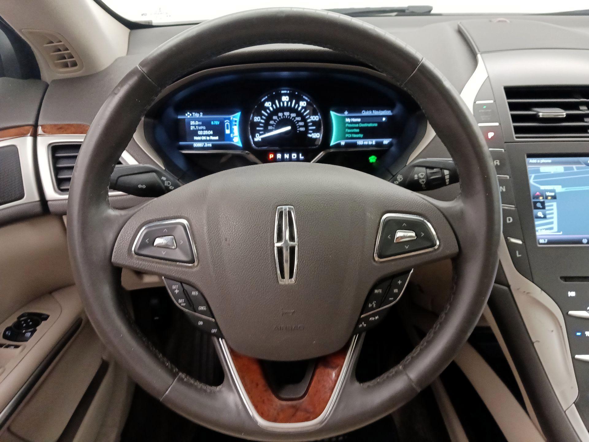 Thumbnail: 2016 Lincoln MKZ - 10
