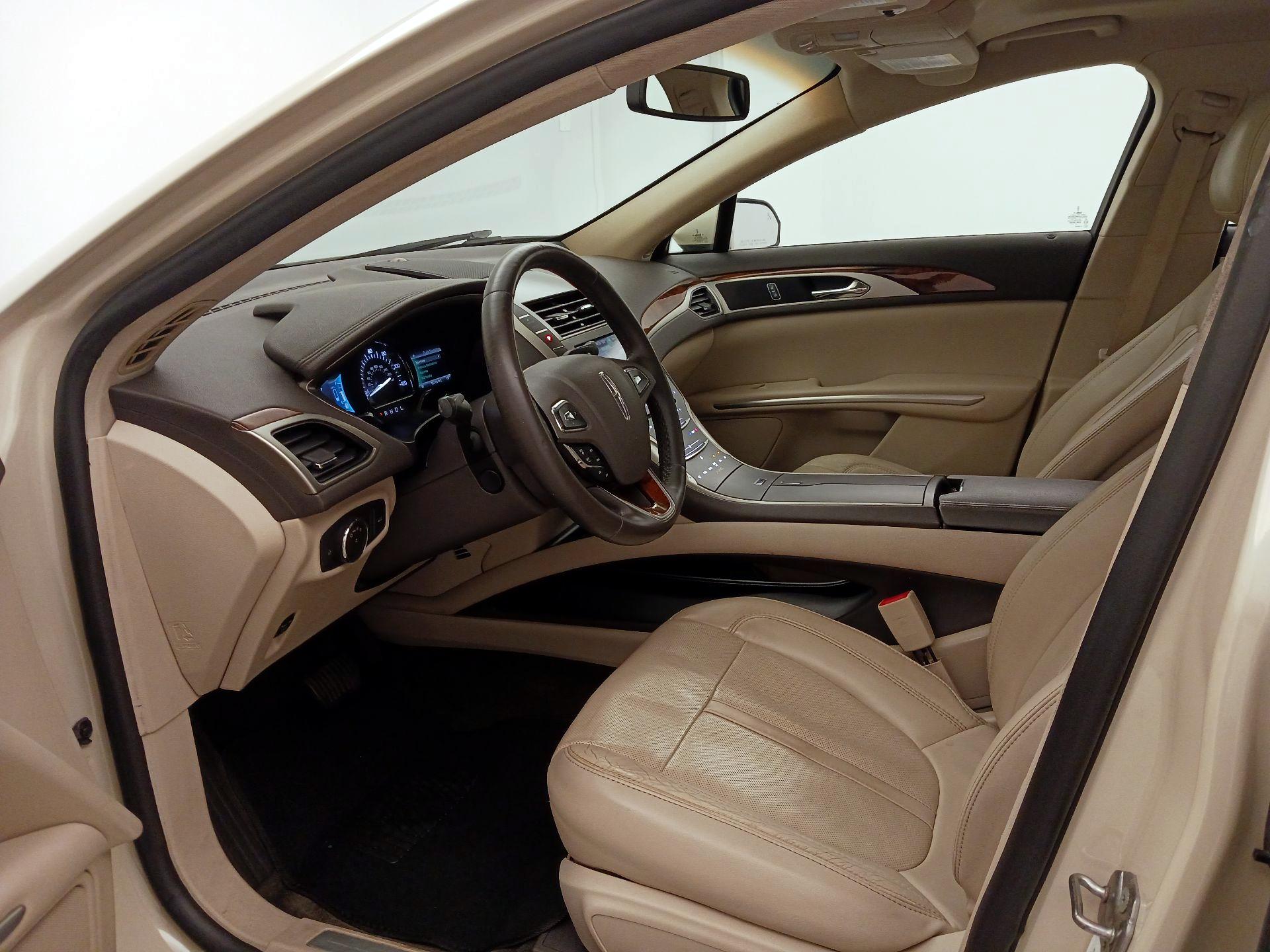 Thumbnail: 2016 Lincoln MKZ - 11
