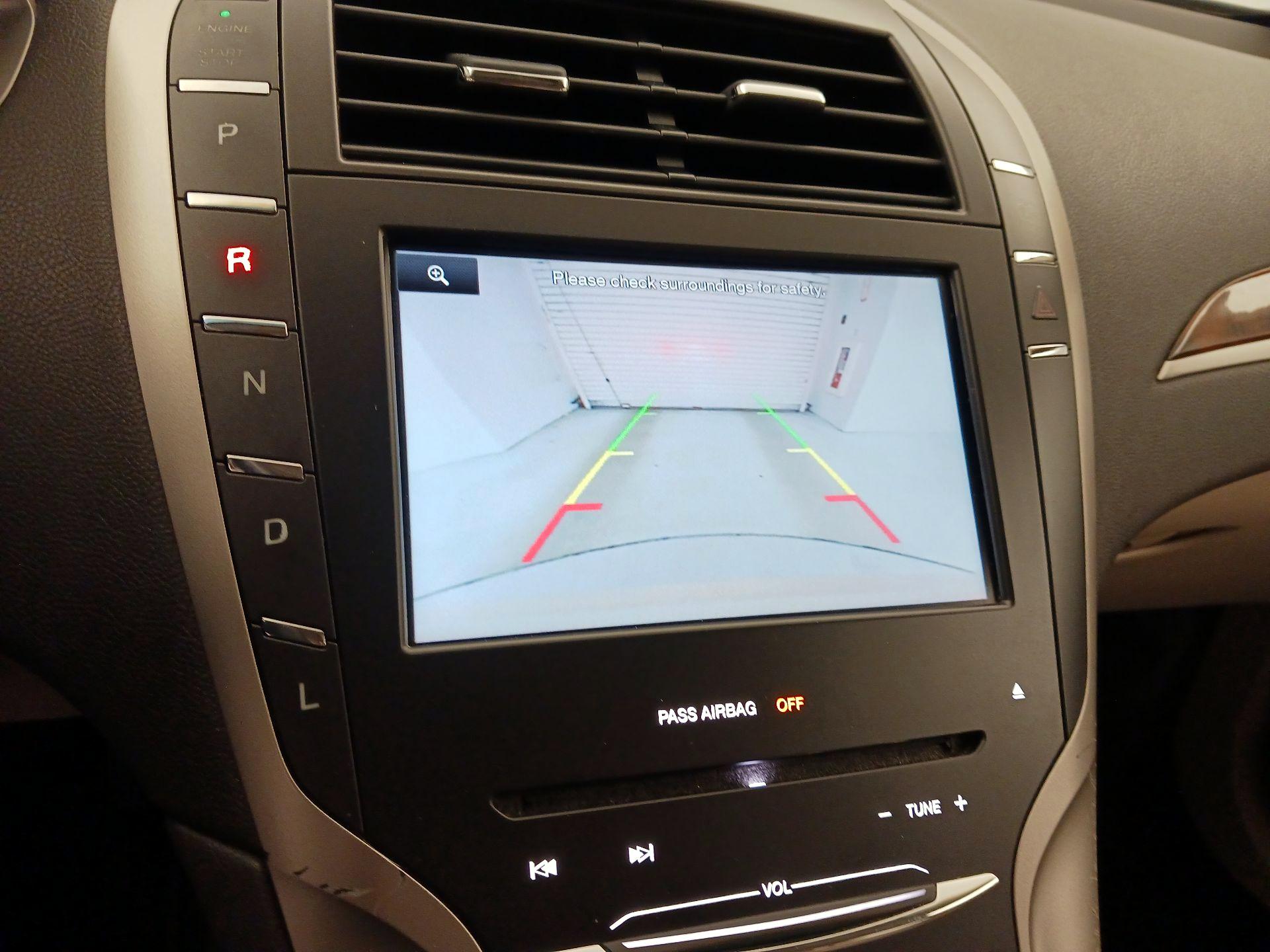 Thumbnail: 2016 Lincoln MKZ - 15