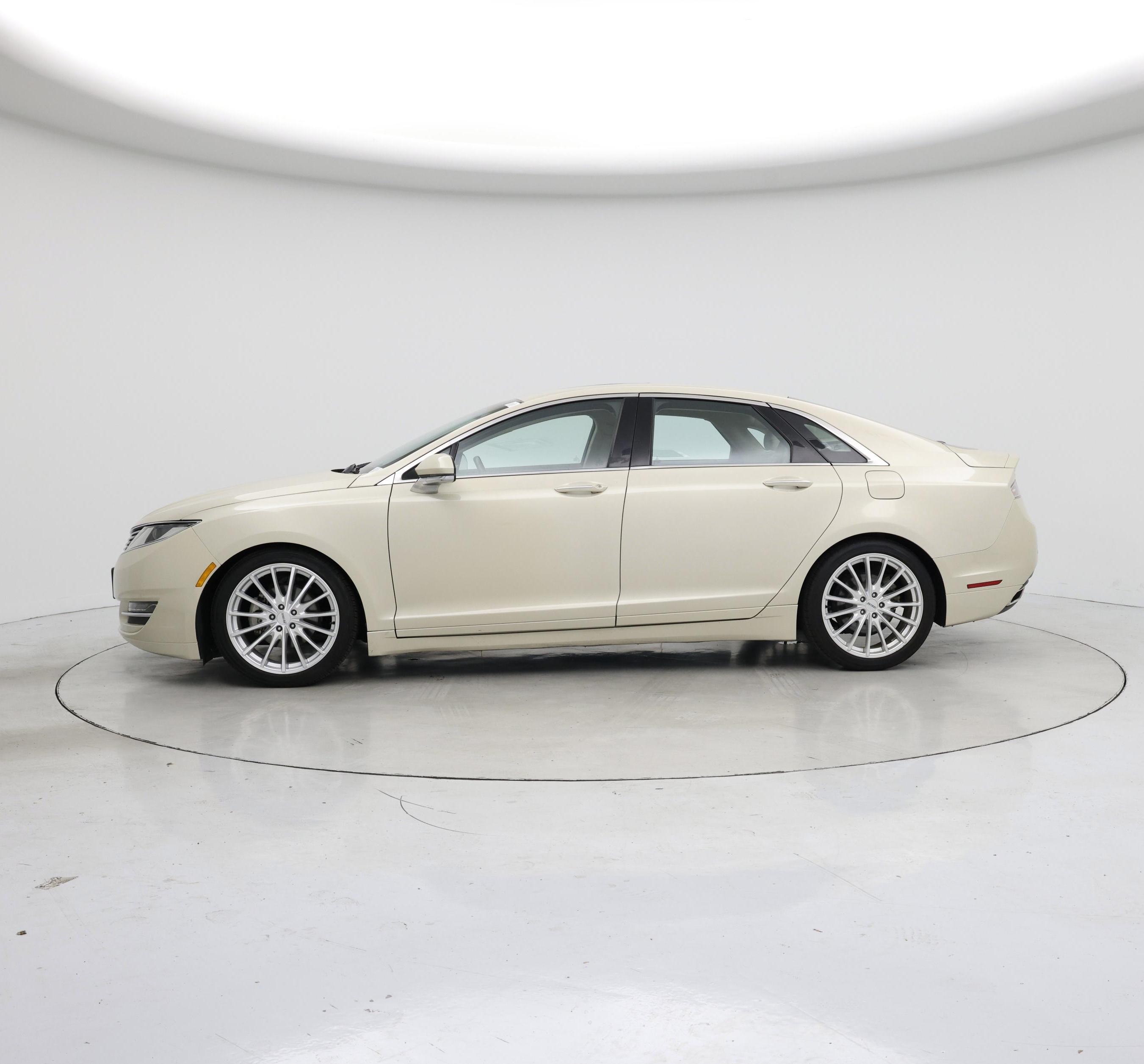 Thumbnail: 2016 Lincoln MKZ - 3