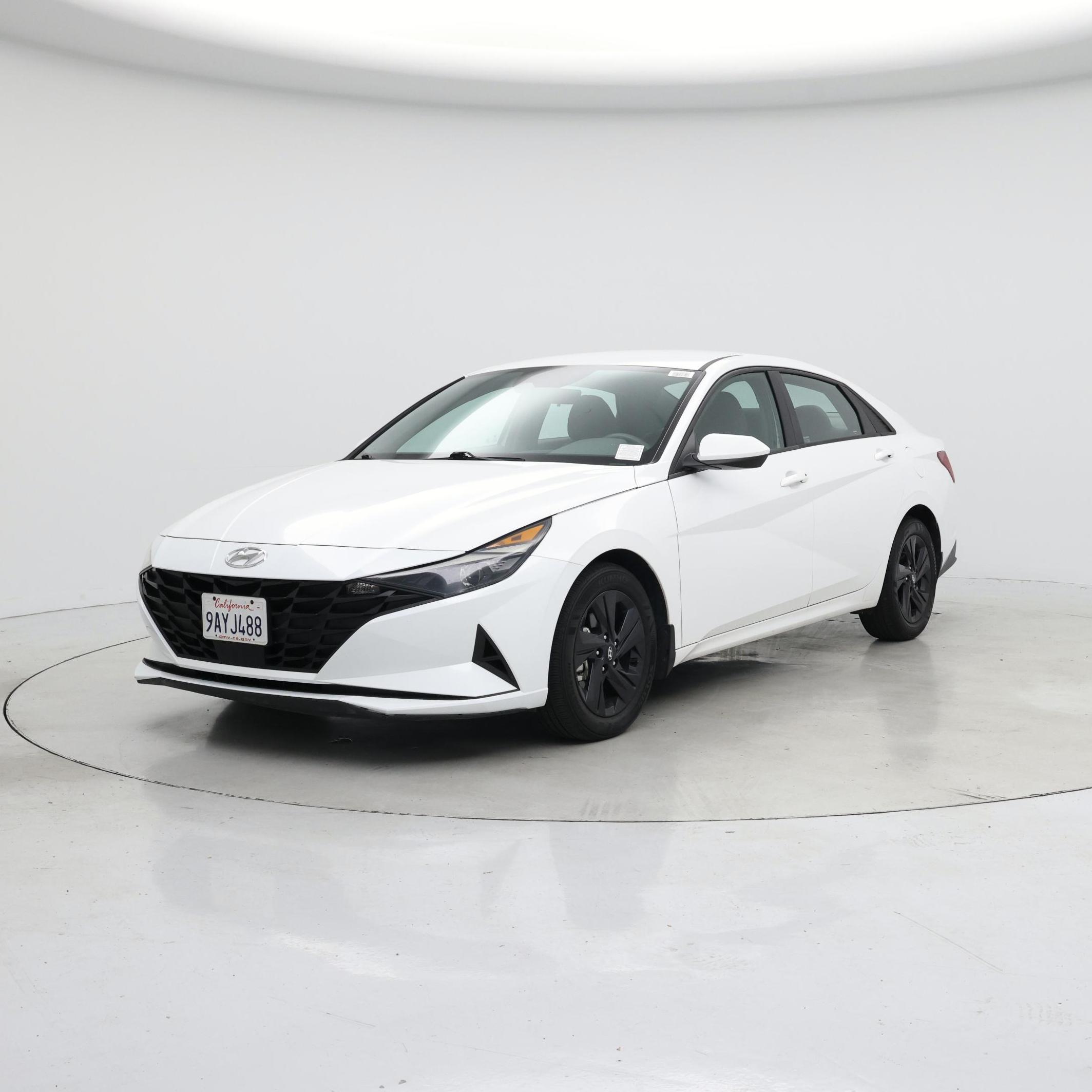 Thumbnail: 2022 Hyundai Elantra - 4