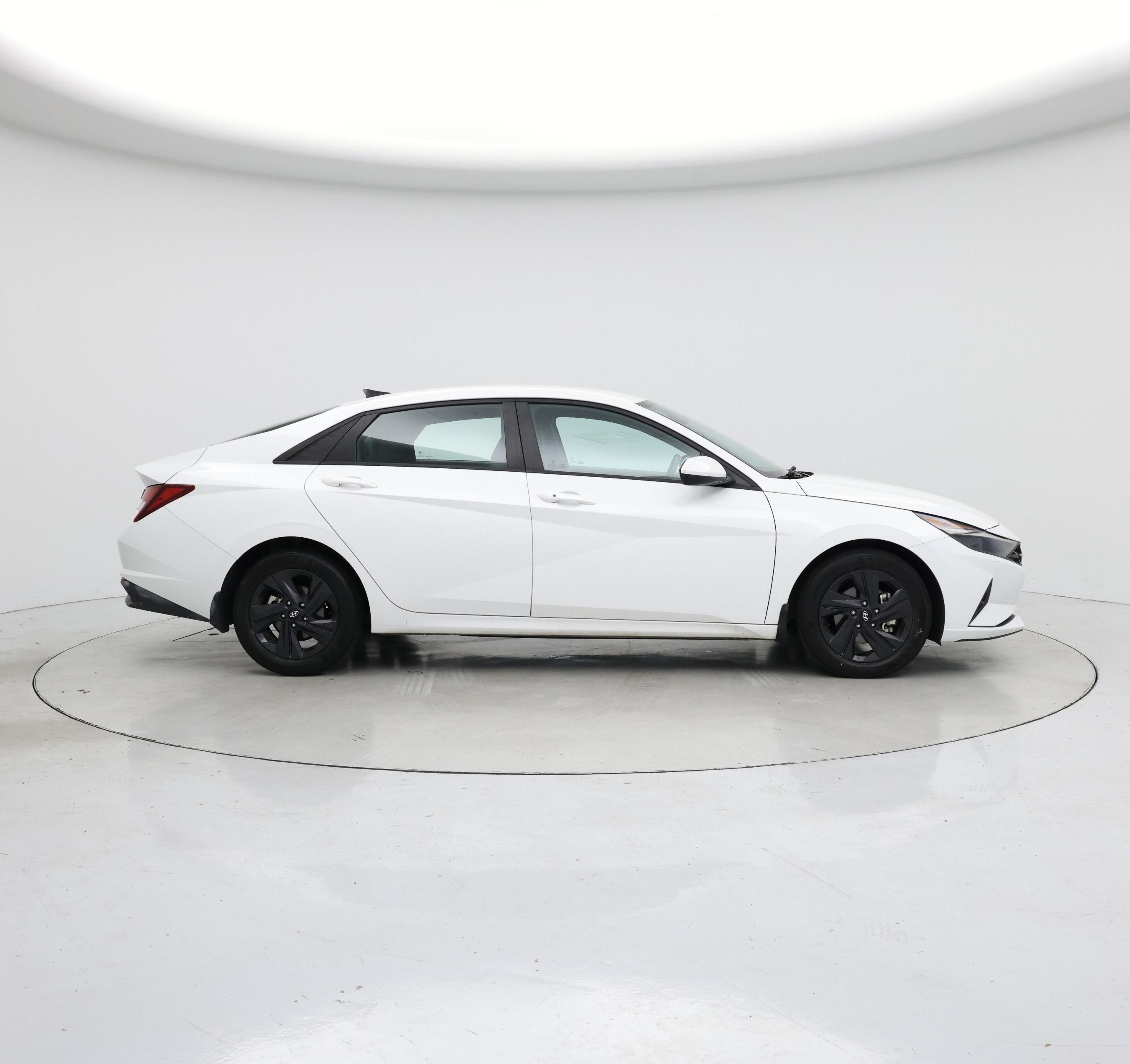 Thumbnail: 2022 Hyundai Elantra - 7