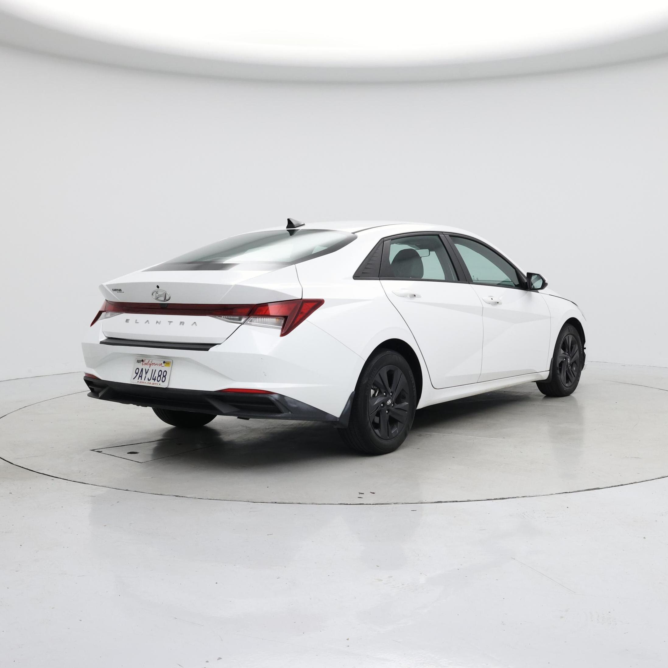 Thumbnail: 2022 Hyundai Elantra - 8