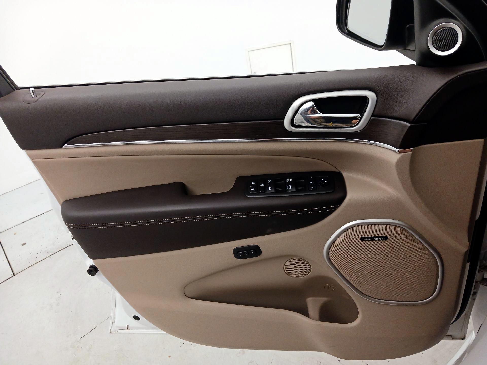 Thumbnail: 2021 Jeep Grand Cherokee - 12