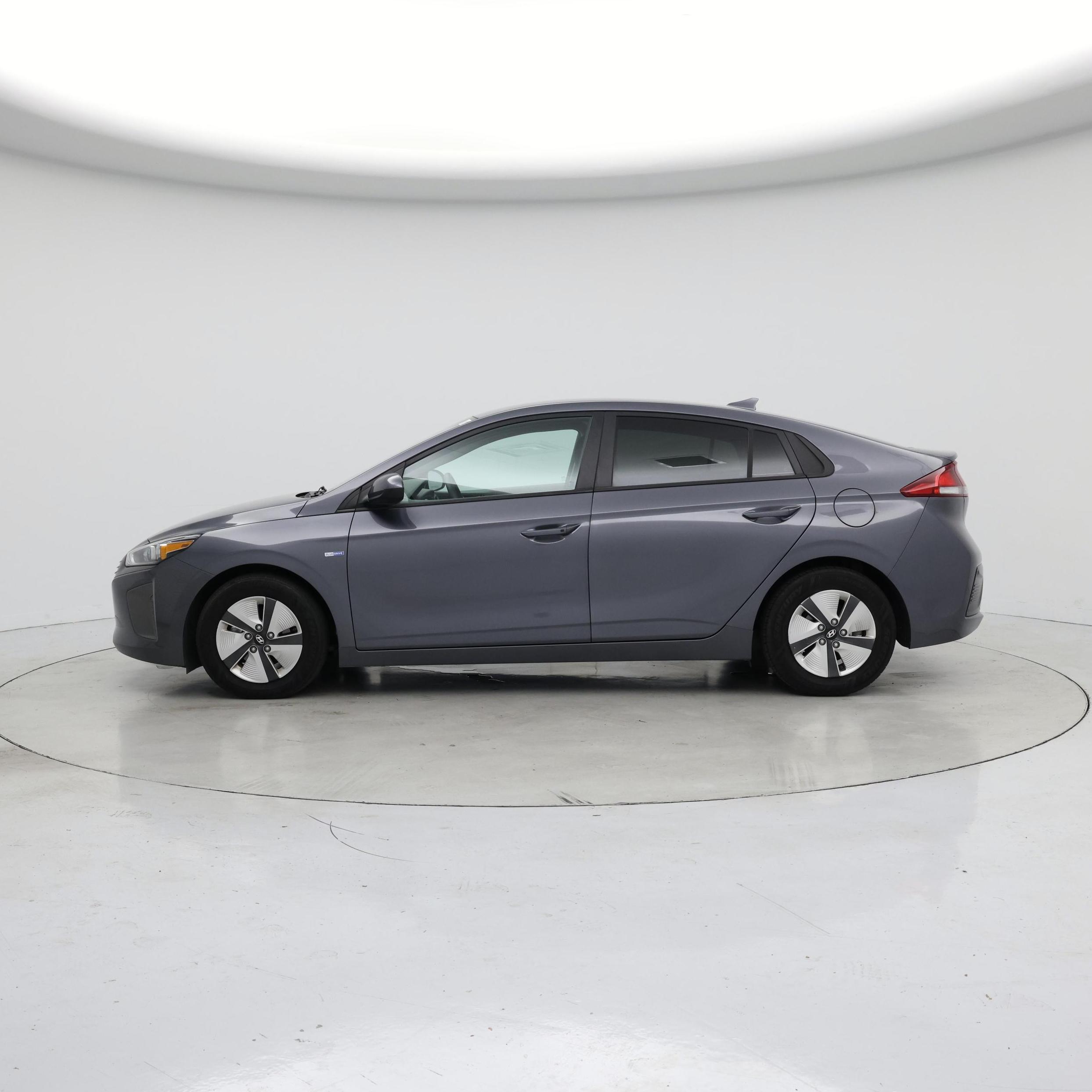 Thumbnail: 2019 Hyundai Ioniq - 3