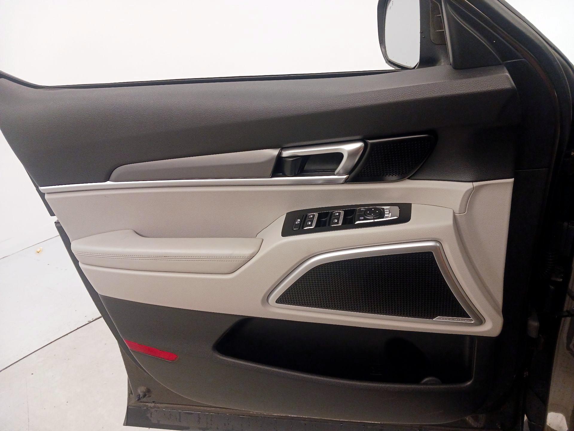 Thumbnail: 2020 Kia Telluride - 12