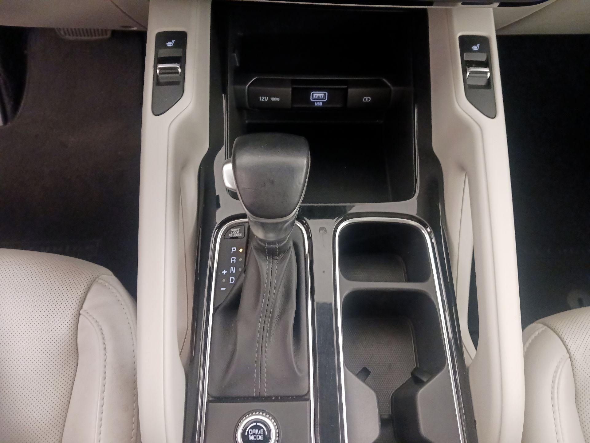 Thumbnail: 2020 Kia Telluride - 17