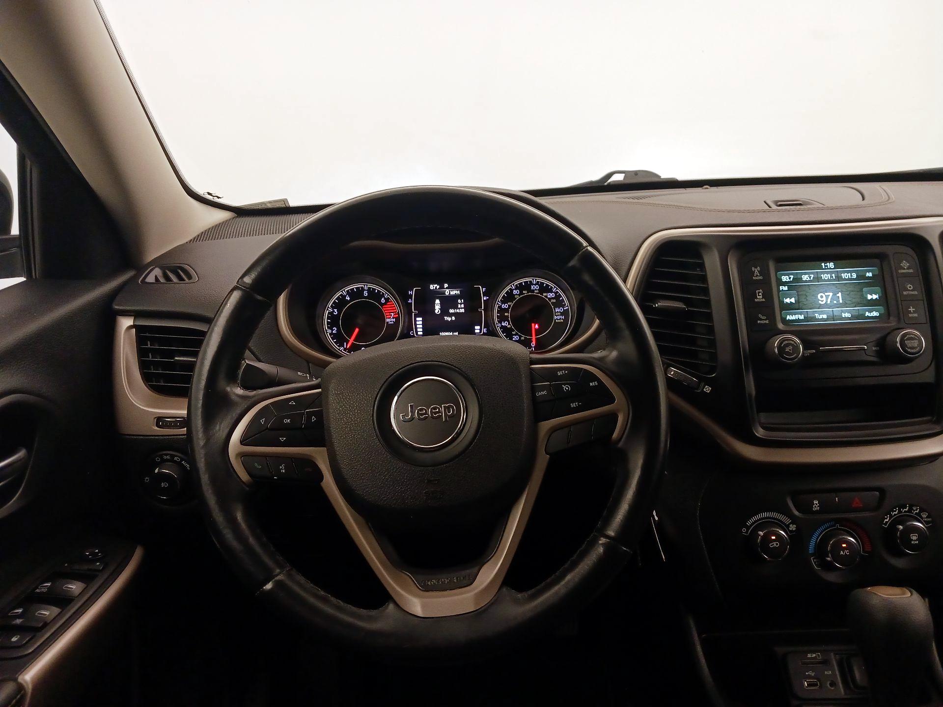 Thumbnail: 2018 Jeep Cherokee - 10