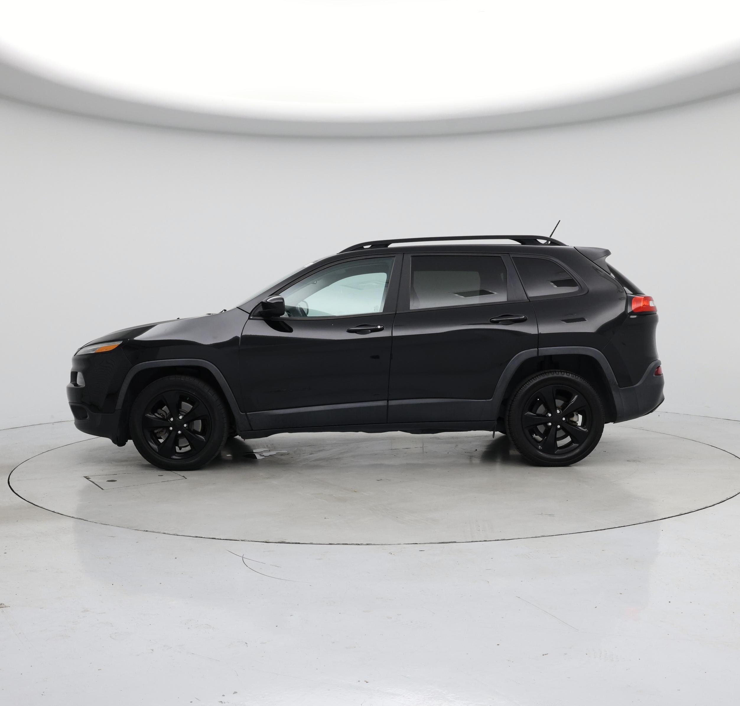Thumbnail: 2018 Jeep Cherokee - 3