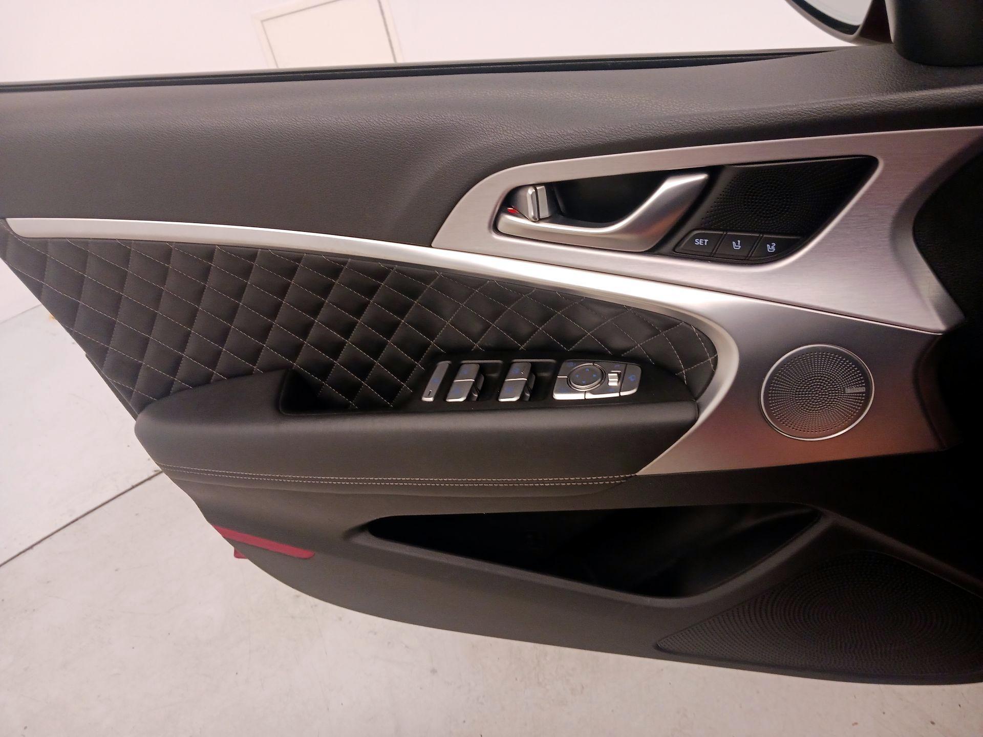 Thumbnail: 2019 Genesis G70 - 12
