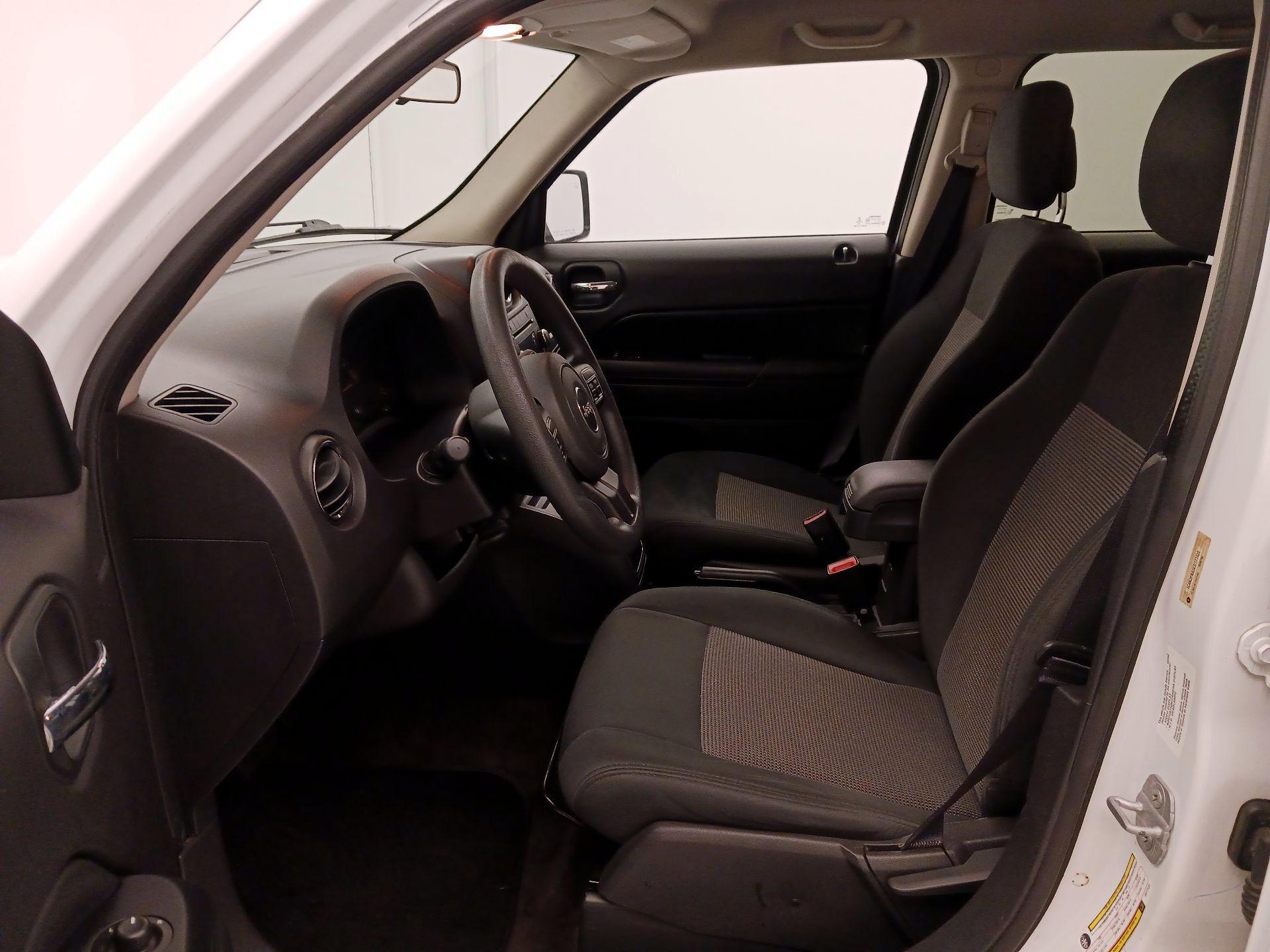 Thumbnail: 2014 Jeep Patriot - 11