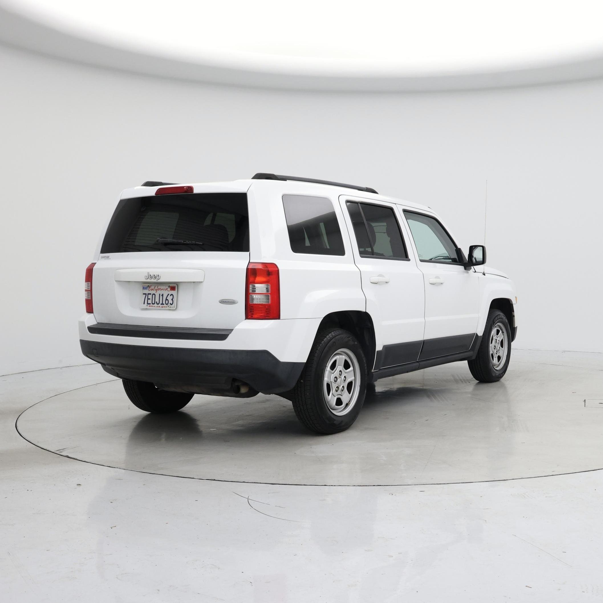 Thumbnail: 2014 Jeep Patriot - 8