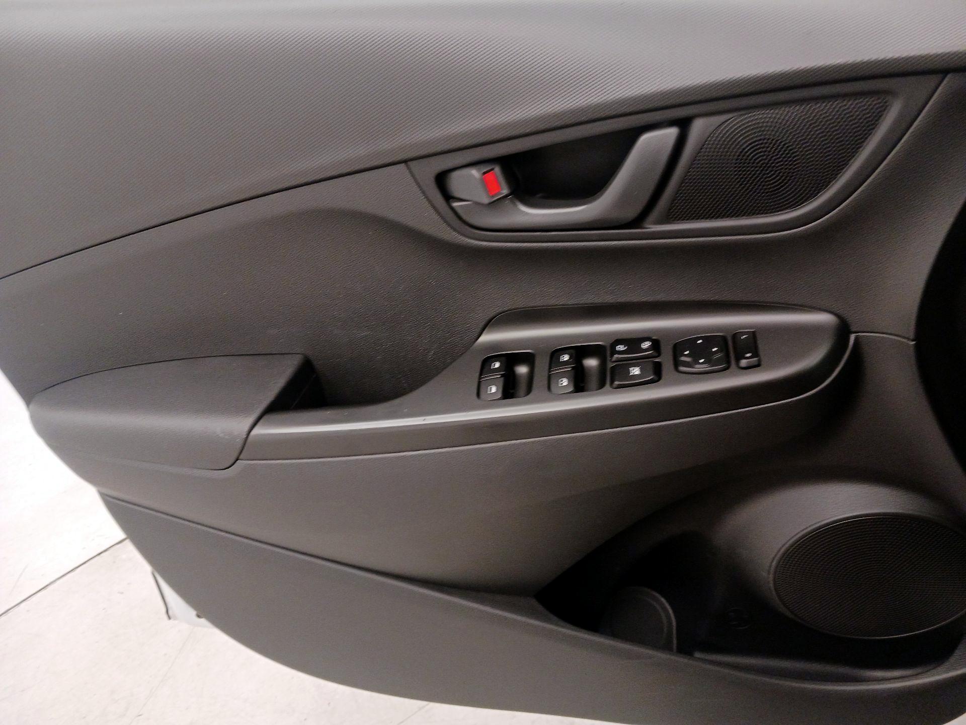 Thumbnail: 2020 Hyundai Kona - 12