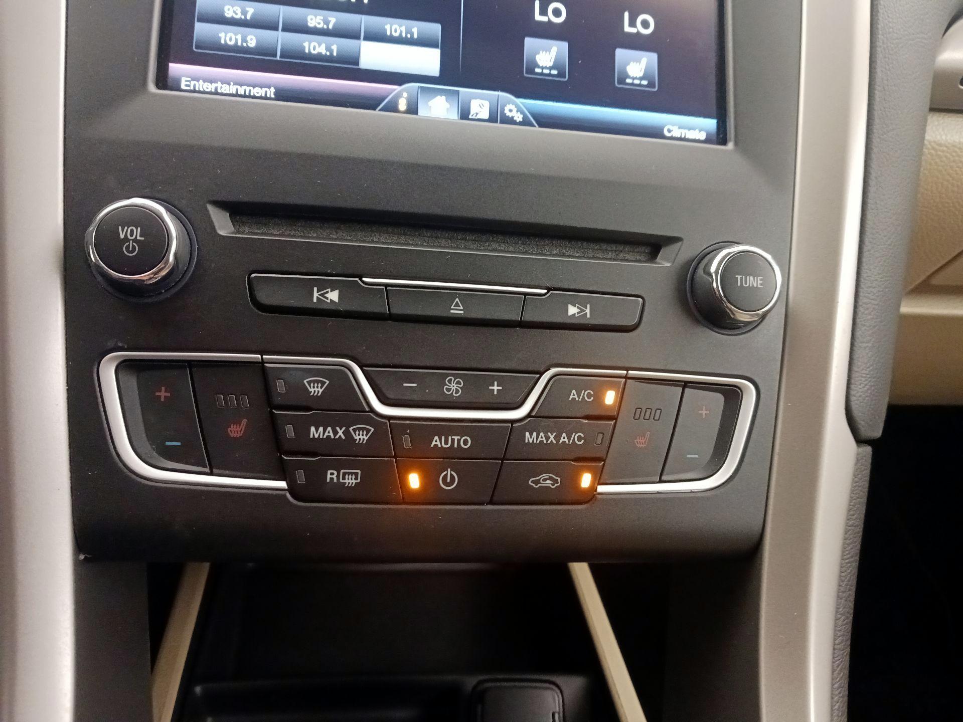 Thumbnail: 2016 Ford Fusion - 16