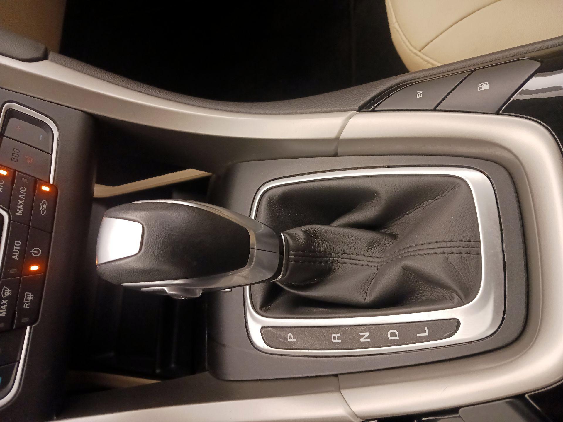 Thumbnail: 2016 Ford Fusion - 17