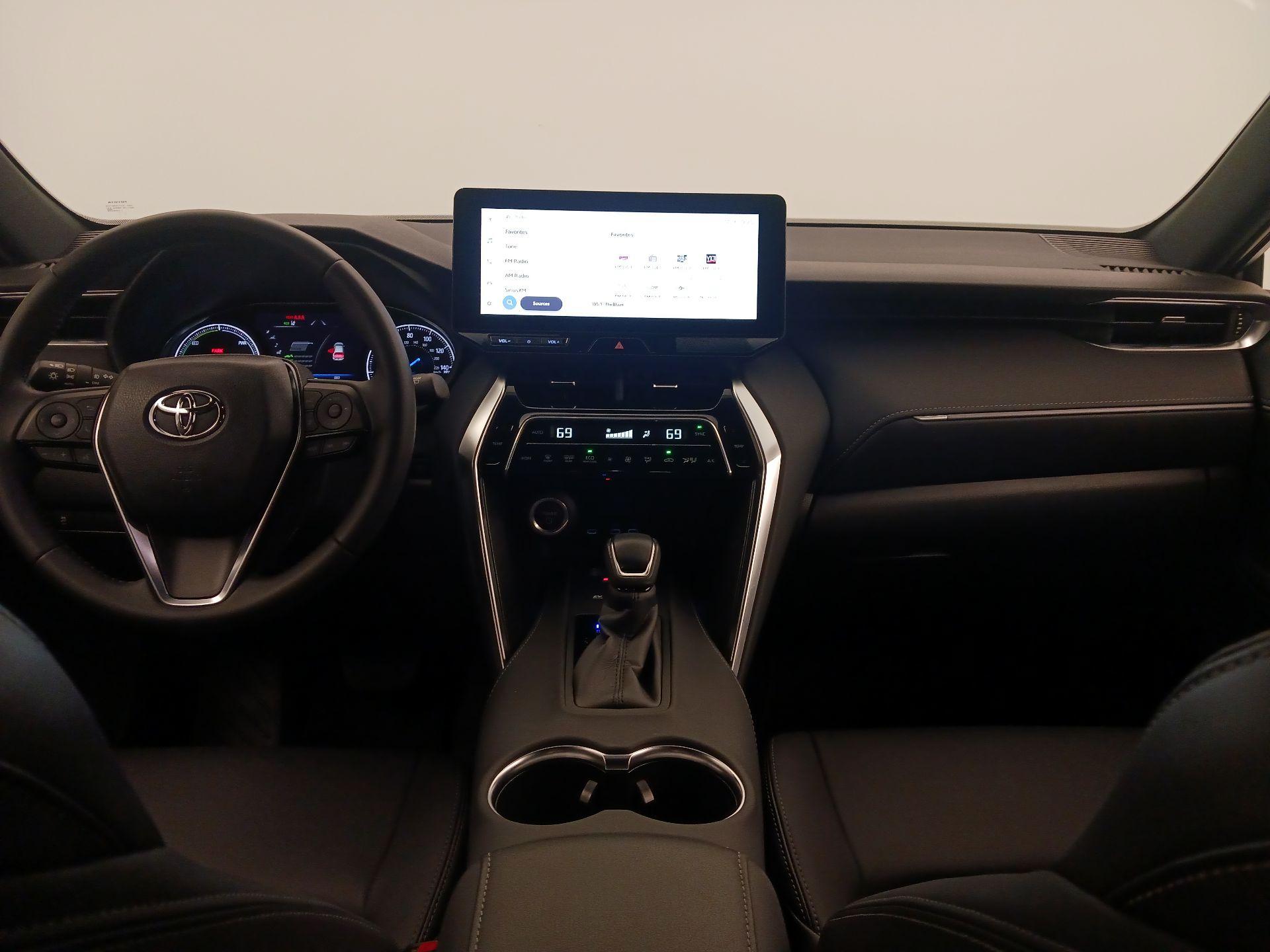 Thumbnail: 2023 Toyota Venza - 9