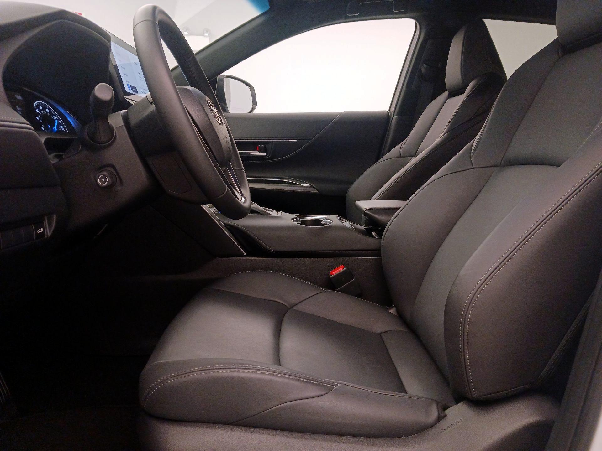 Thumbnail: 2023 Toyota Venza - 11