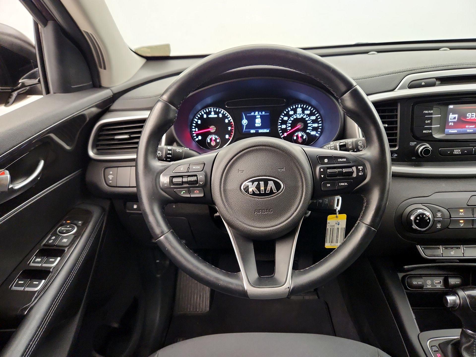 Thumbnail: 2016 Kia Sorento - 10